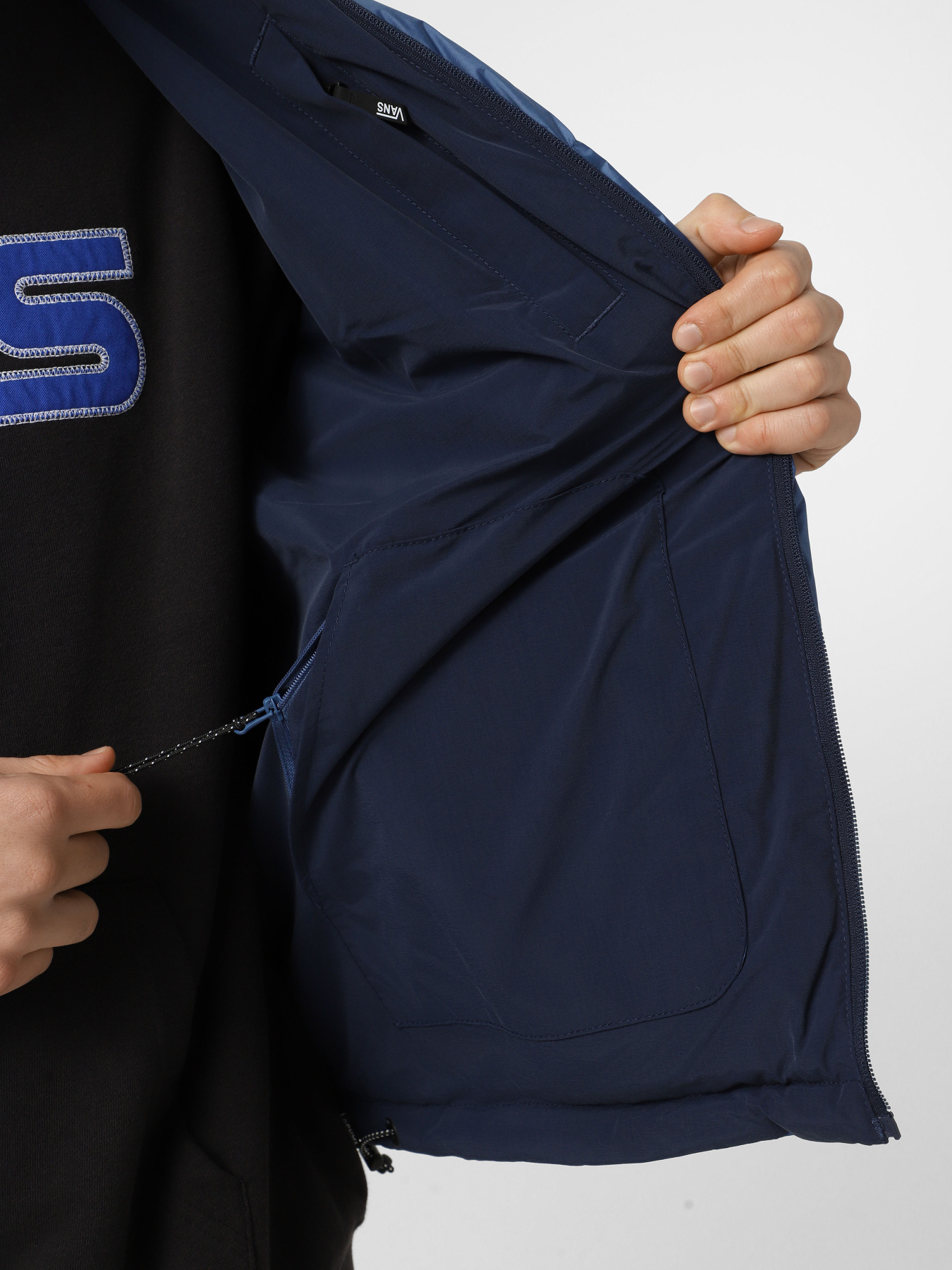 Зимова куртка Vans MTE Bridgewood Reversible Puffer модель VN000PJ7LKZ1 Фото