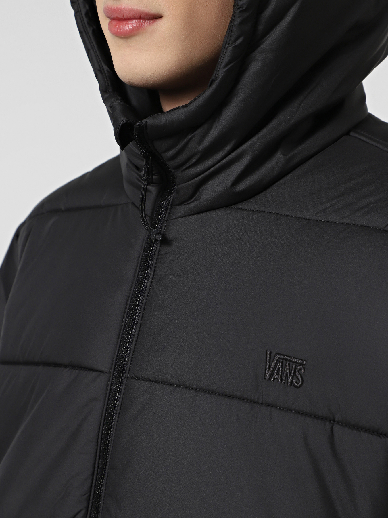 Зимняя куртка Vans MTE Hillgate модель VN000PJ8BLK1 Фото