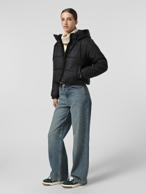 Зимняя куртка Vans модель VN000PK1BLK1 Зимняя куртка Vans модель VN000PK1BLK1 Фото