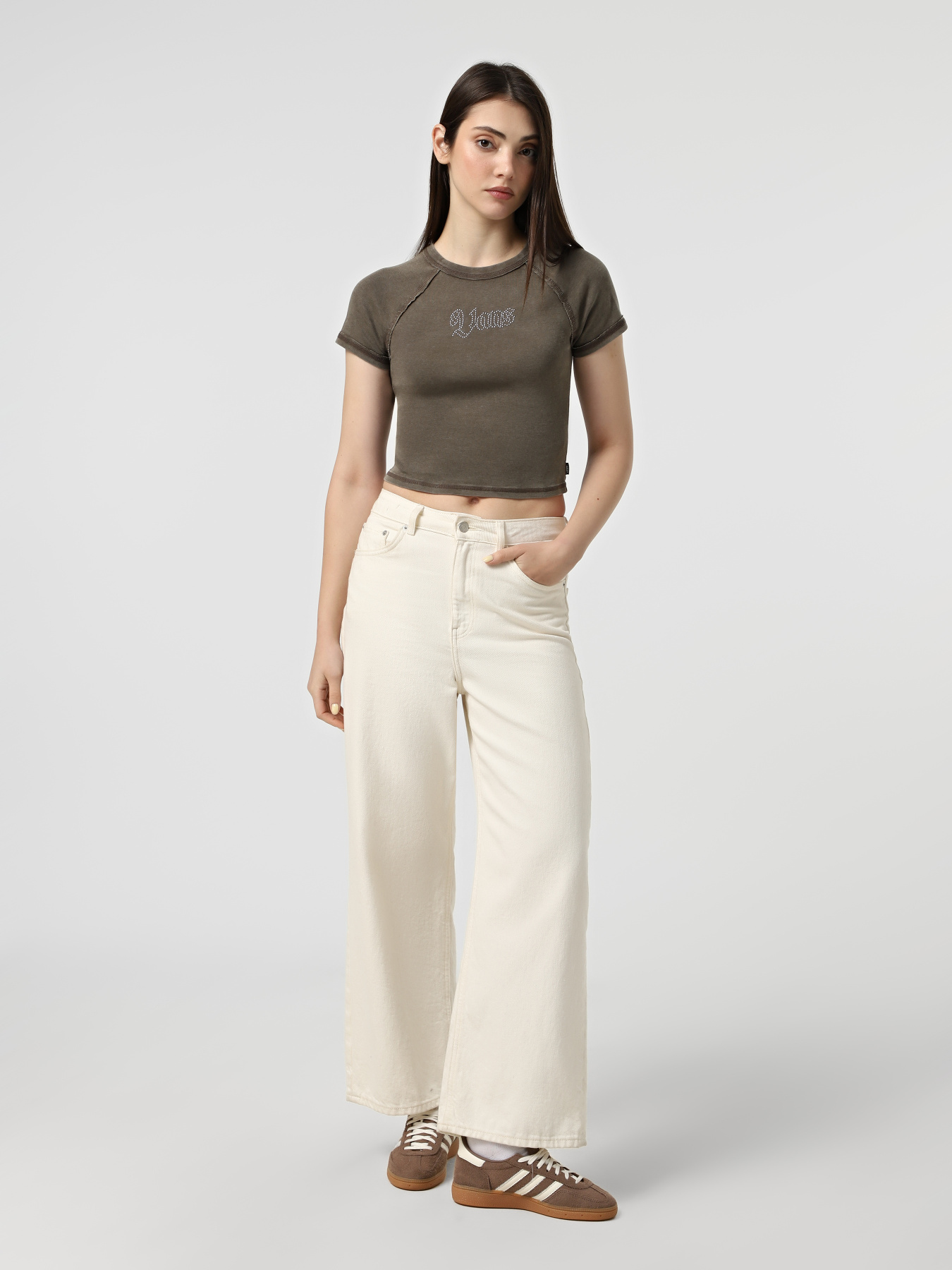 Топ Vans Claire Embellished Baby Tee модель VN000Q0PEMP1 Топ Vans Claire Embellished Baby Tee модель VN000Q0PEMP1 Фото