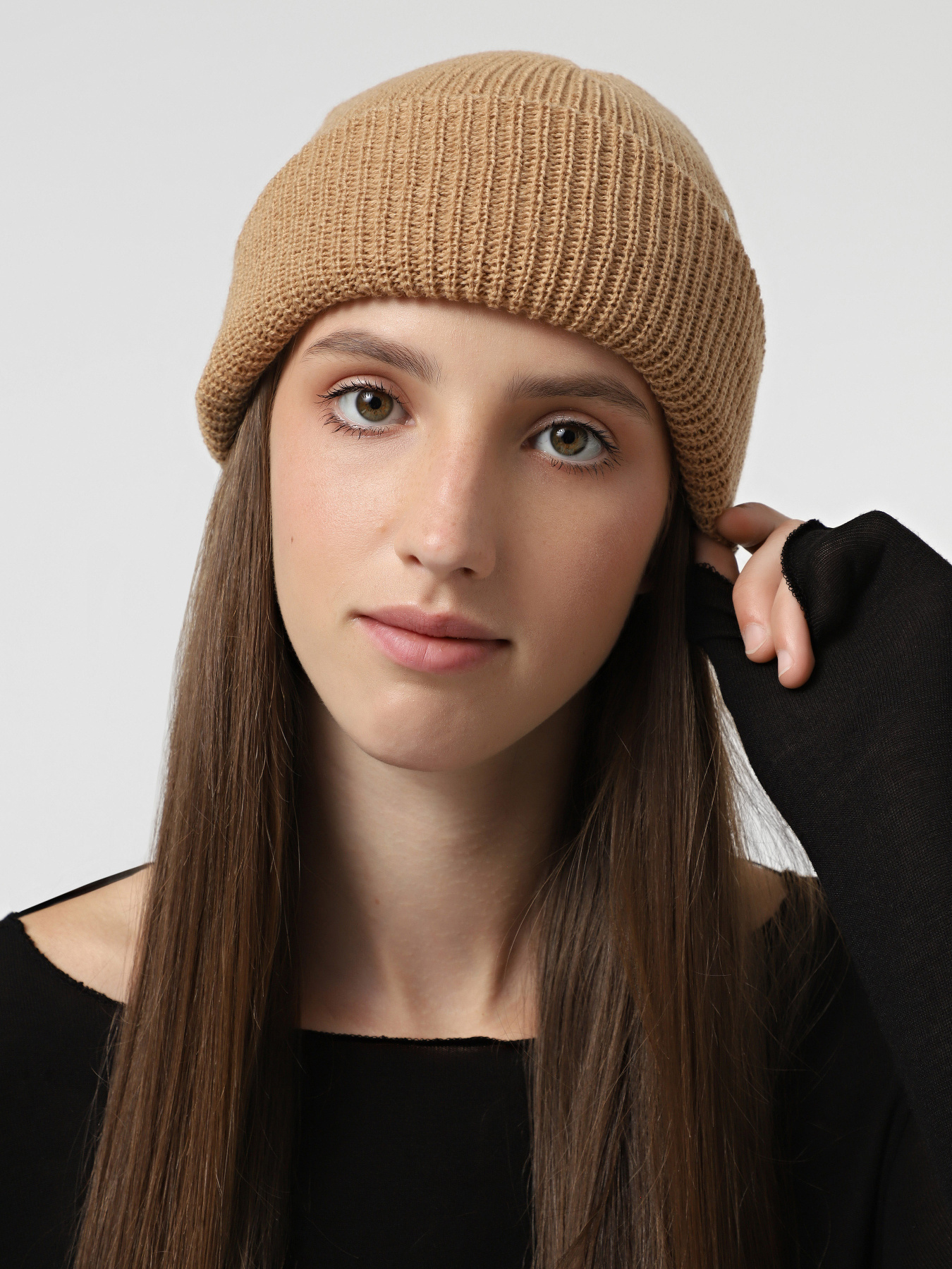 Шапка Vans Hex Patch Cuff модель VN000QAUE2V1 Шапка Vans Hex Patch Cuff модель VN000QAUE2V1 Фото