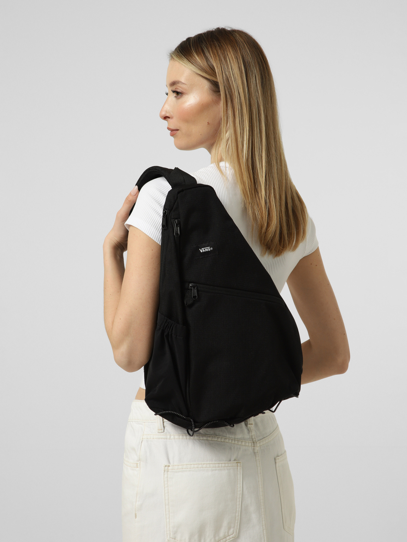 Повсякденний рюкзак Vans REACH SLING модель VN000T5WBLK1 Повсякденний рюкзак Vans REACH SLING модель VN000T5WBLK1 Фото