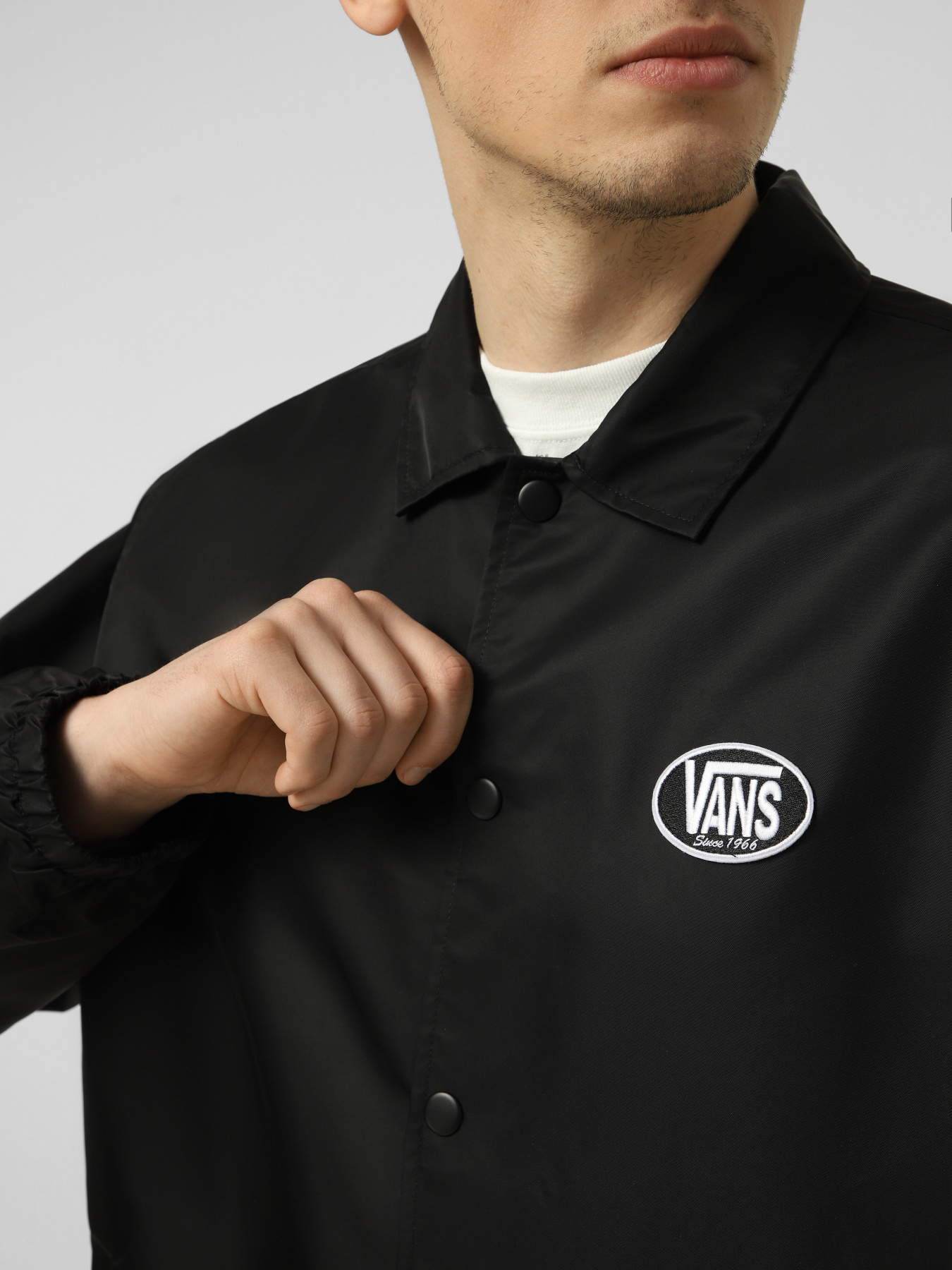 Куртка-рубашка Vans TORREY NYLON COACHES JACKET 2. модель VN000TREY281 Куртка-рубашка Vans TORREY NYLON COACHES JACKET 2. модель VN000TREY281 Фото