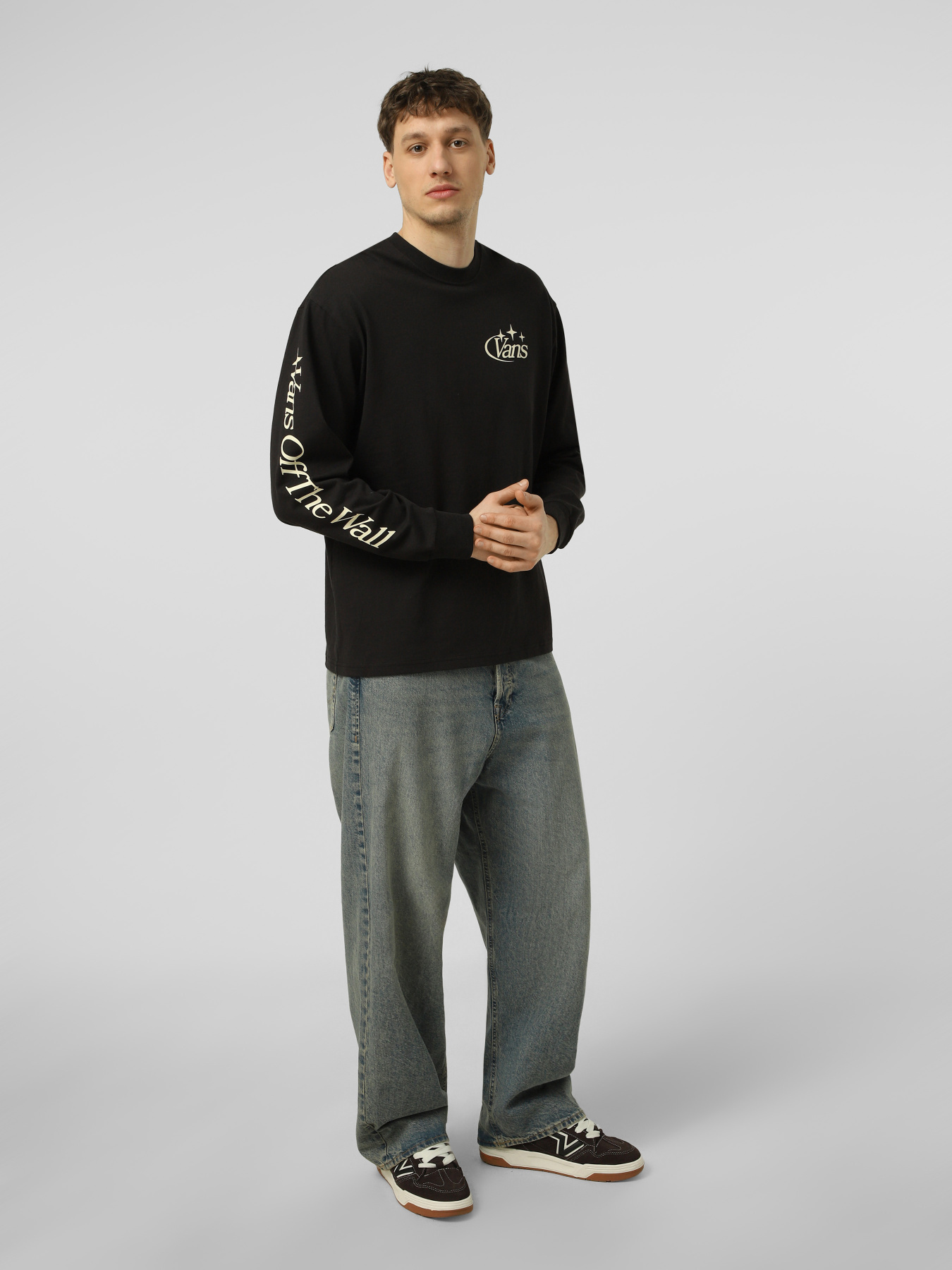 Лонгслив Vans ADVANCED VEE LS TEE модель VN000SX4BLK1 Лонгслив Vans ADVANCED VEE LS TEE модель VN000SX4BLK1 Фото