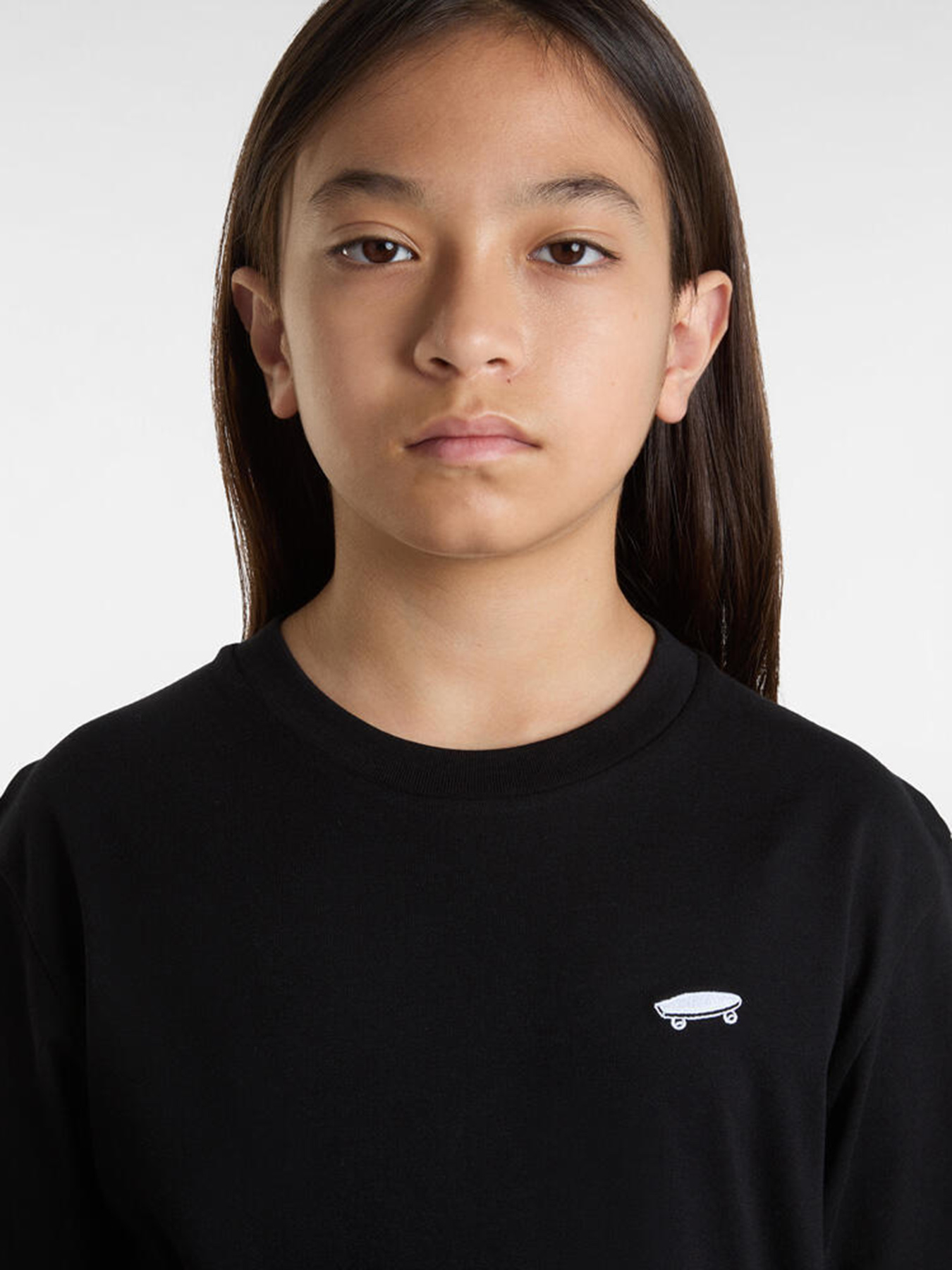 Лонгслив Vans LEFT CHEST II LOOSE LS модель VN000P1SBLK1 Лонгслив Vans LEFT CHEST II LOOSE LS модель VN000P1SBLK1 Фото