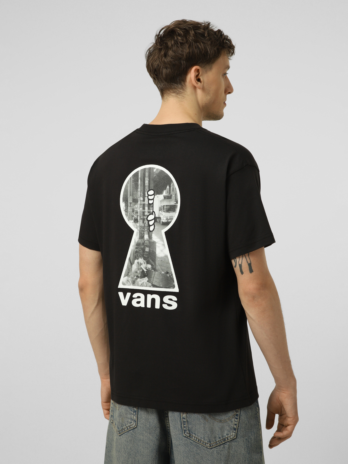 Футболка Vans KEYHOLE CLASSIC SS TEE модель VN000VYFBLK1 Фото