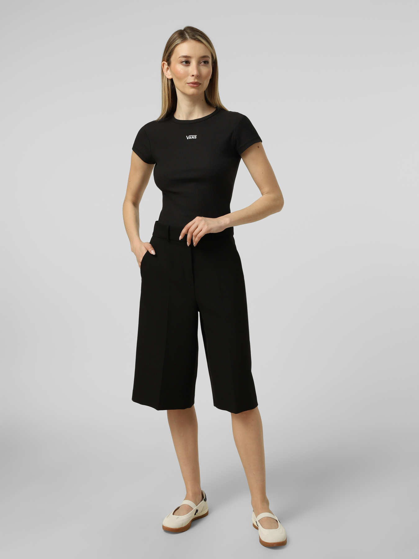 Футболка Vans CAMERON TEE модель VN000RD1BLK1 Фото