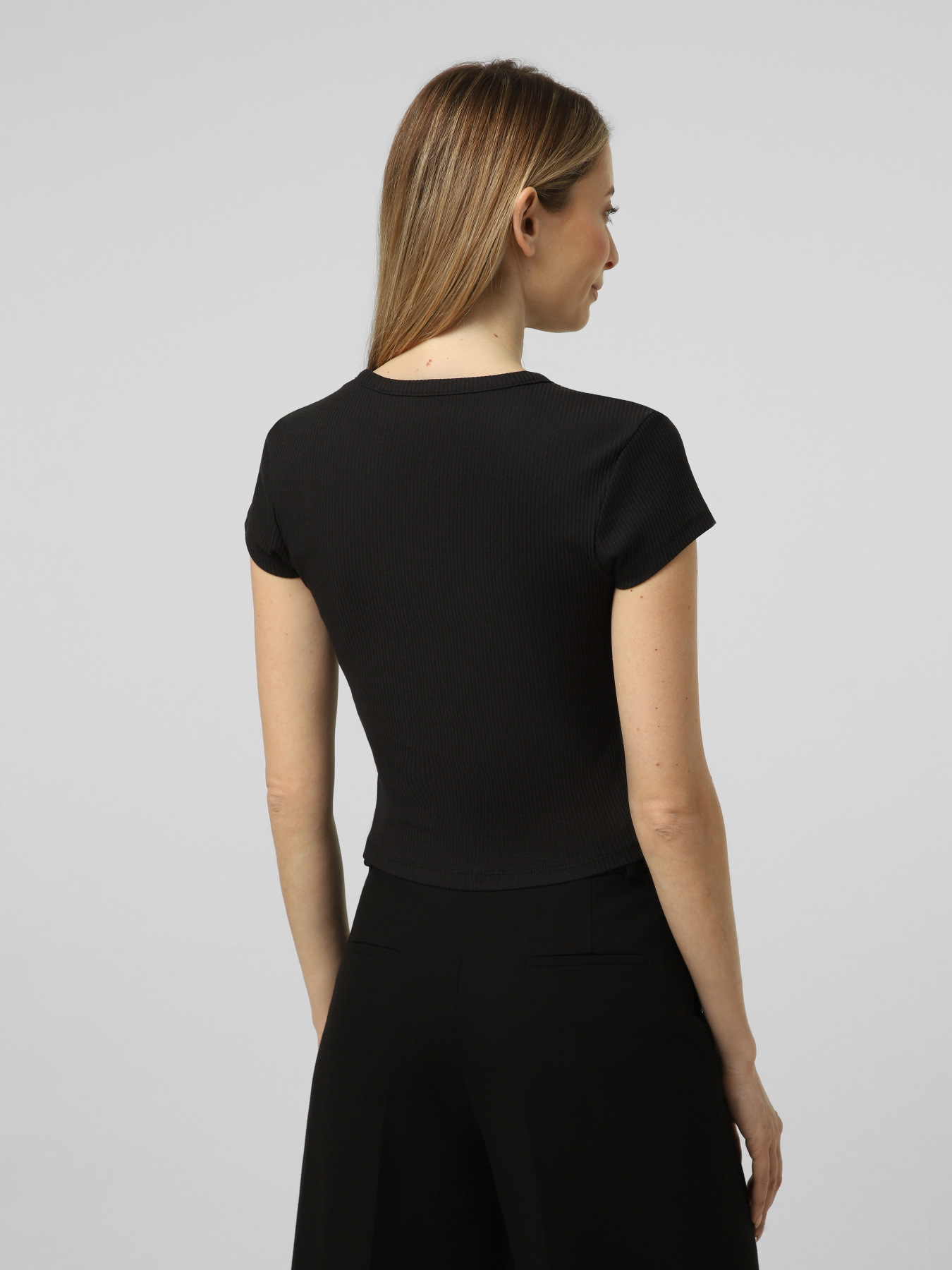 Футболка Vans CAMERON TEE модель VN000RD1BLK1 Фото