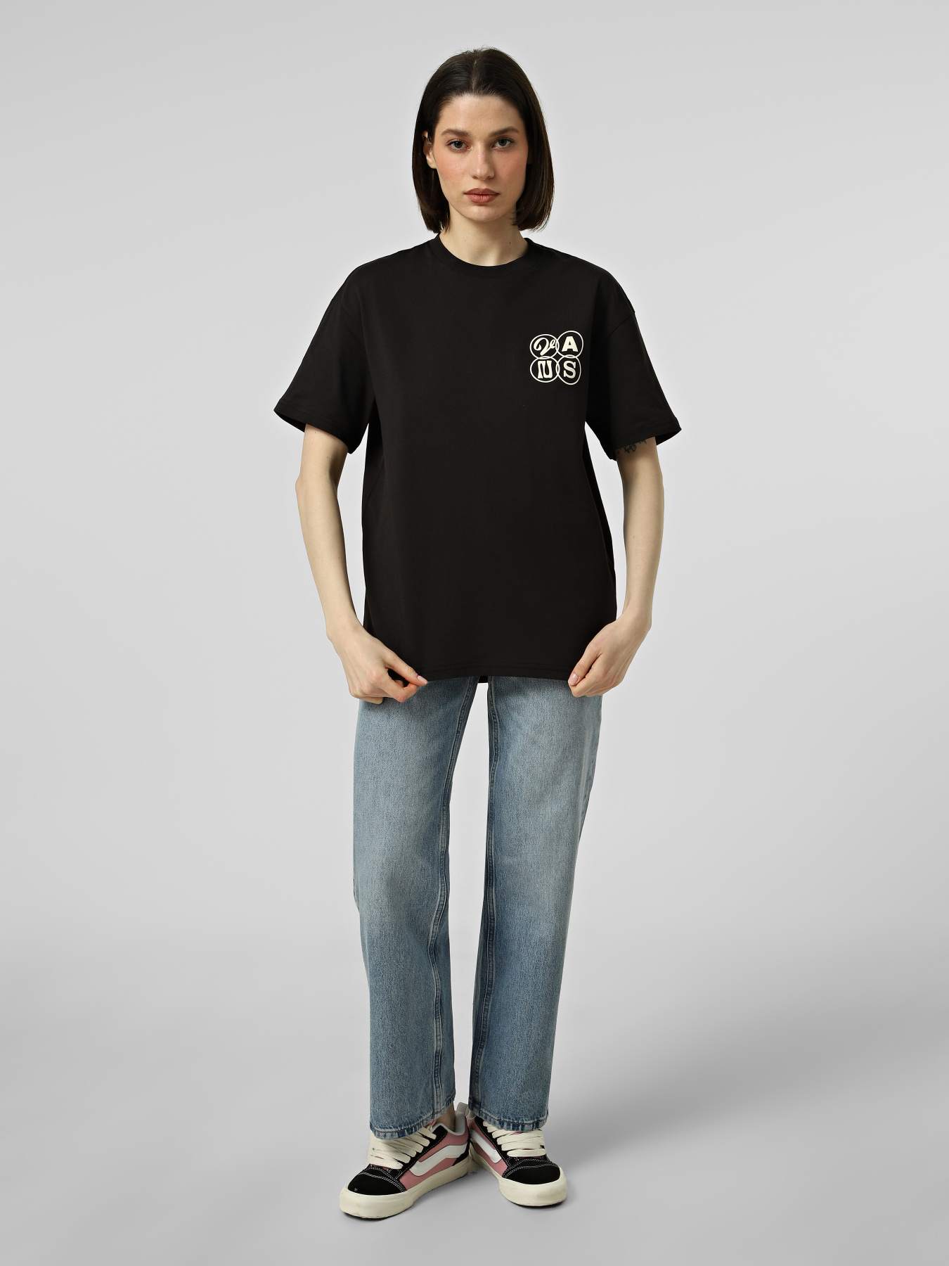 Футболка Vans ELLIPSE OS TEE модель VN000XECBLK1 Фото