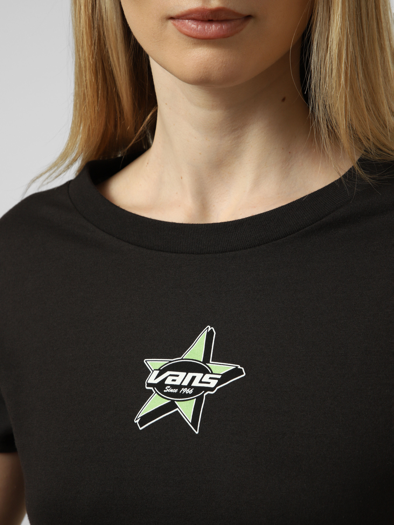 Футболка Vans STARMARKED SS BABY TEE модель VN000SWBBLK1 Фото