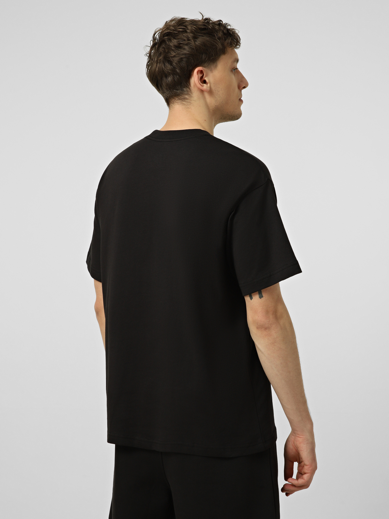 Футболка Vans THEY ARE JUST SHOES LOOSE SS T модель VN000VY4BLK1 Фото