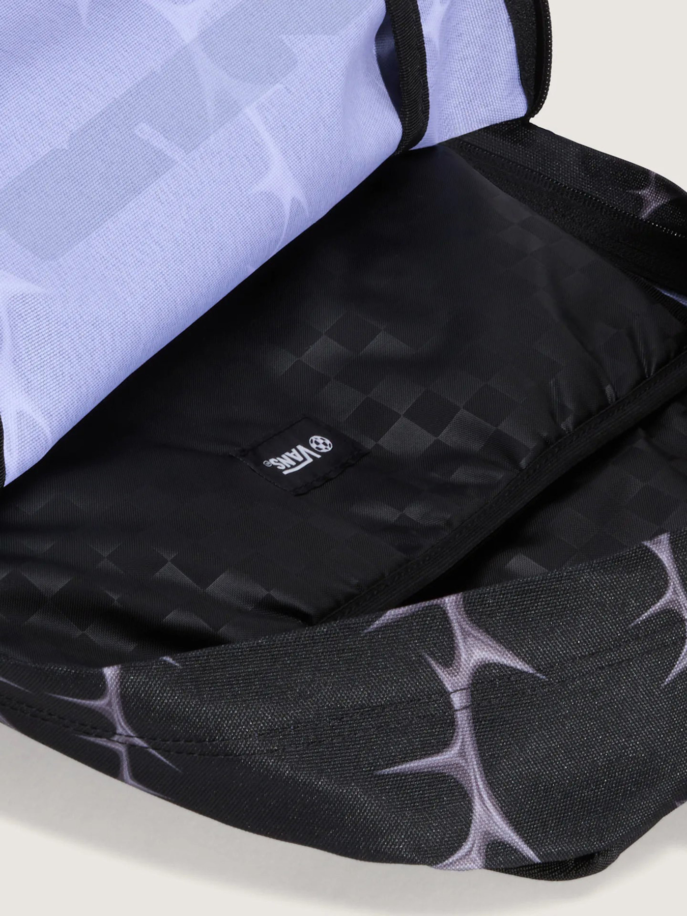 Рюкзаки Vans OLD SKOOL BACKPACK модель VN000H4WEMV1 Фото