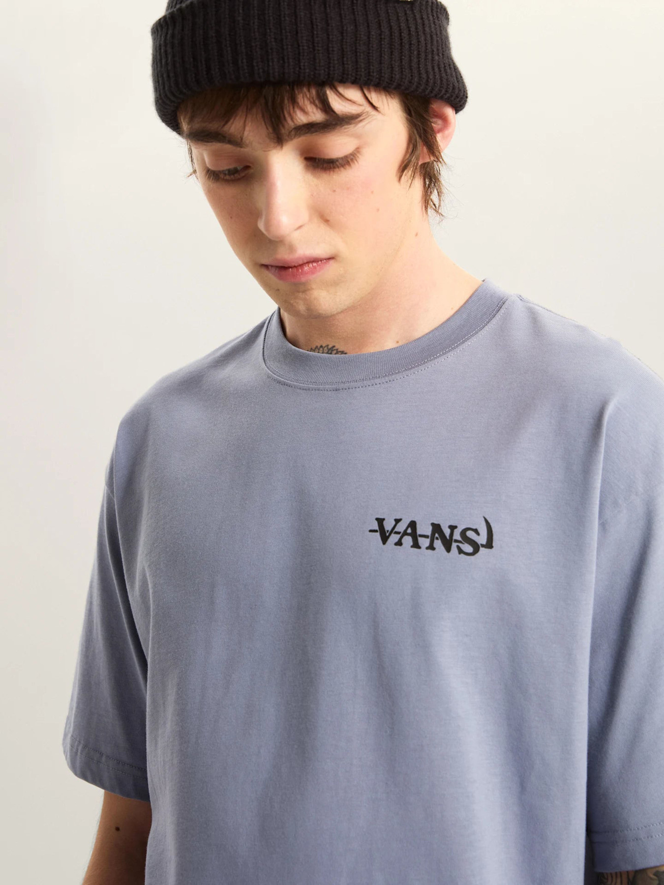Футболки и поло Vans ALL & NOUGHT LOOSE SS TEE модель VN000VY9FOI1 Футболки и поло Vans ALL & NOUGHT LOOSE SS TEE модель VN000VY9FOI1 Фото