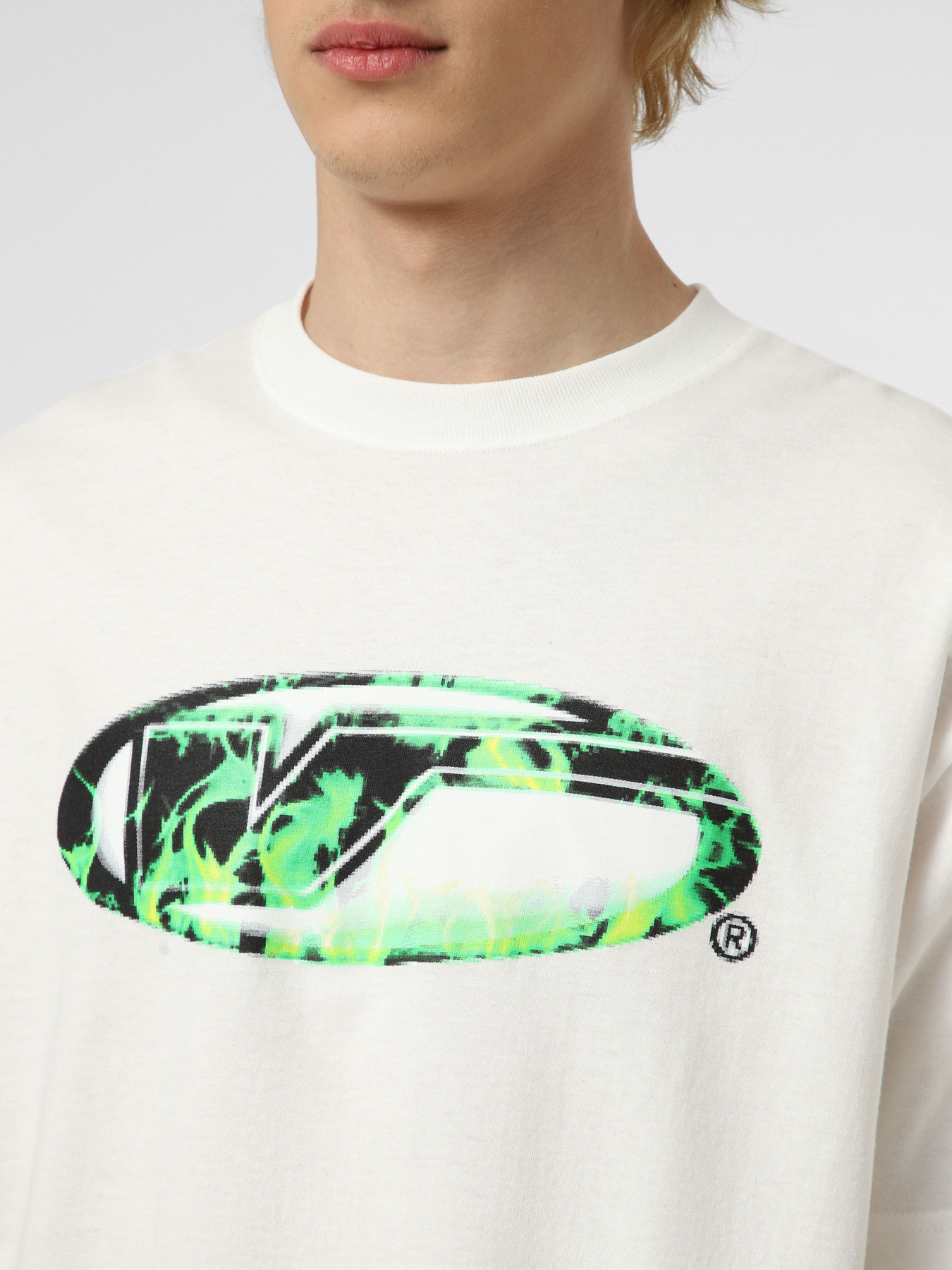 Футболки и поло Vans BEVEL FLAME SS TEE модель VN000SXBWHT1 Фото