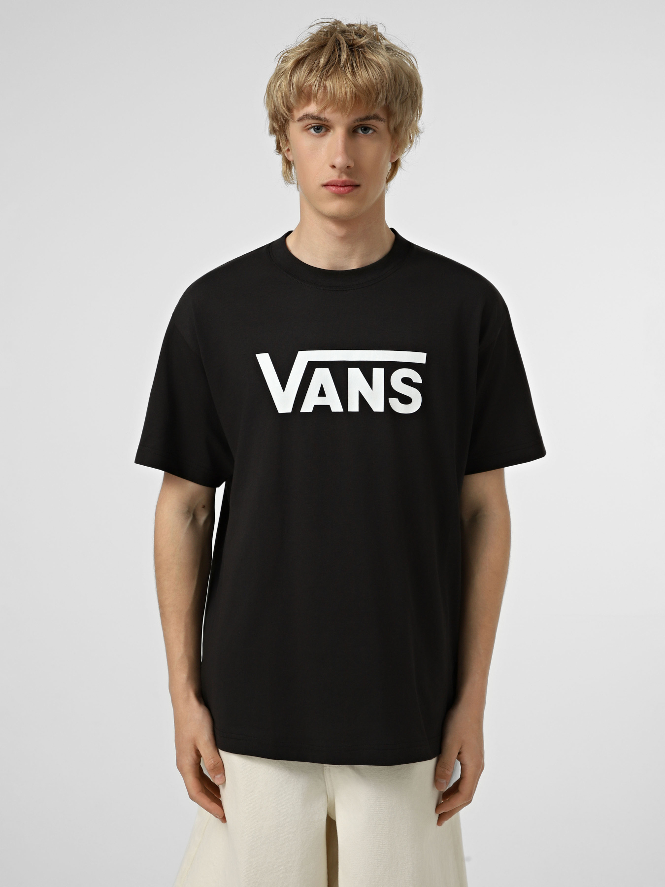 Футболки і поло Vans VANS CLASSIC SS TEE модель VN000RA1BLK1 Фото
