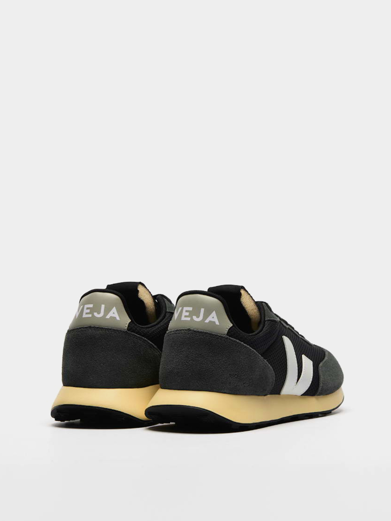 Кросівки повсякденні Veja RIO BRANCO II модель RO1803870B Кросівки повсякденні Veja RIO BRANCO II модель RO1803870B Фото