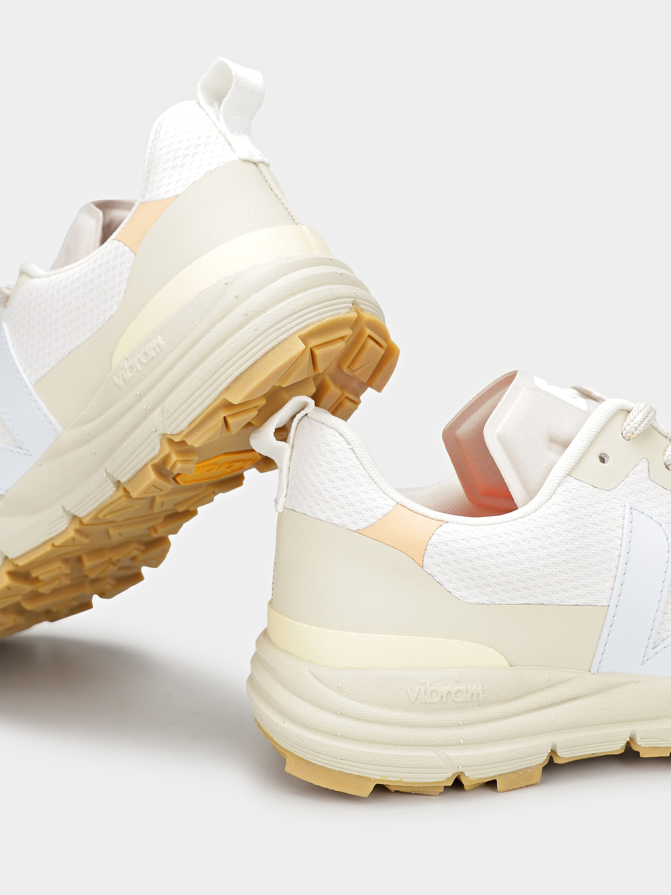 Кросівки Veja модель DC1803232 DEKKAN Фото