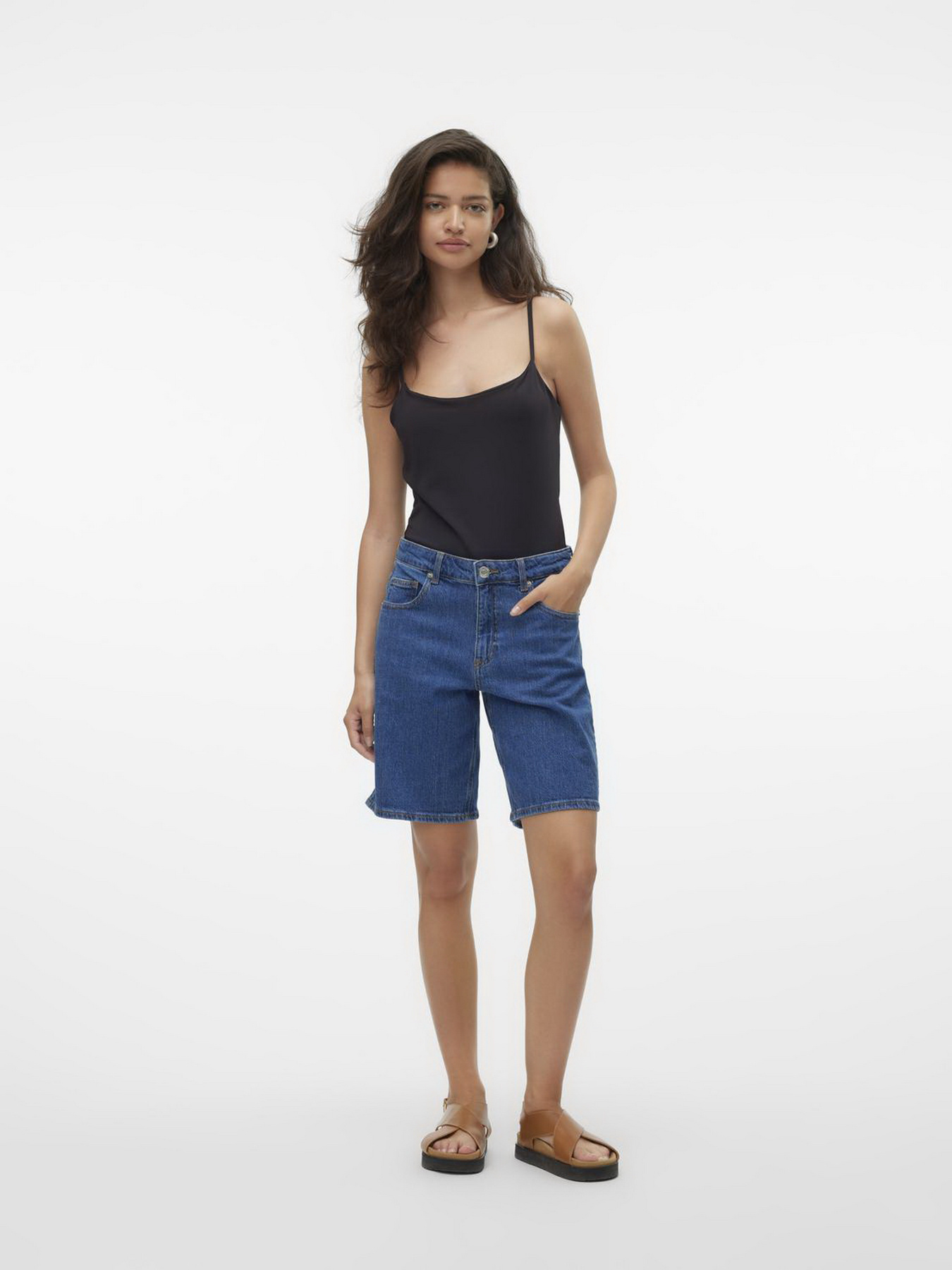 Джинсовые шорты Vero Moda модель 10307636_Medium Blue Denim Фото