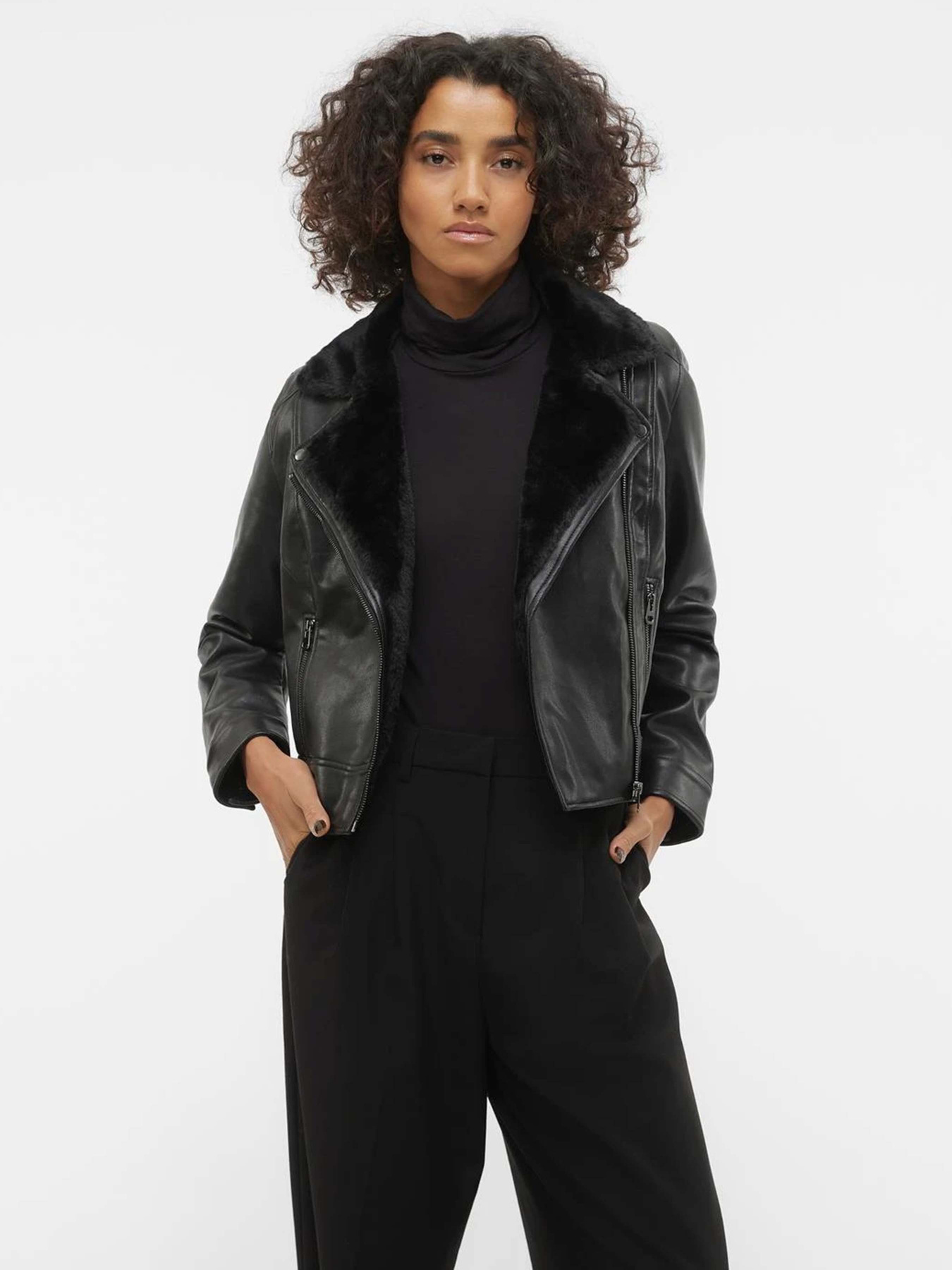 Зимова куртка Vero Moda модель 10250405_Black BLACK FAUX FUR Фото
