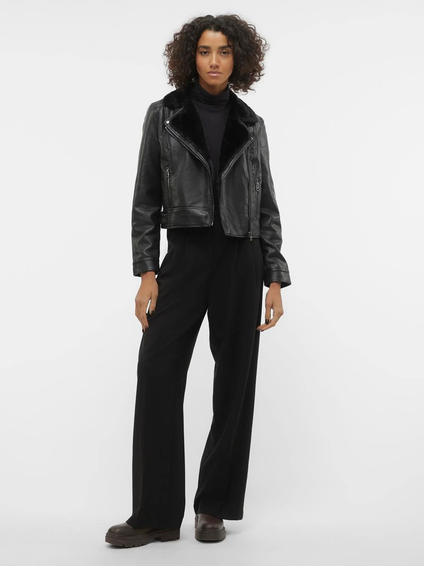 Зимова куртка Vero Moda модель 10250405_Black BLACK FAUX FUR Фото
