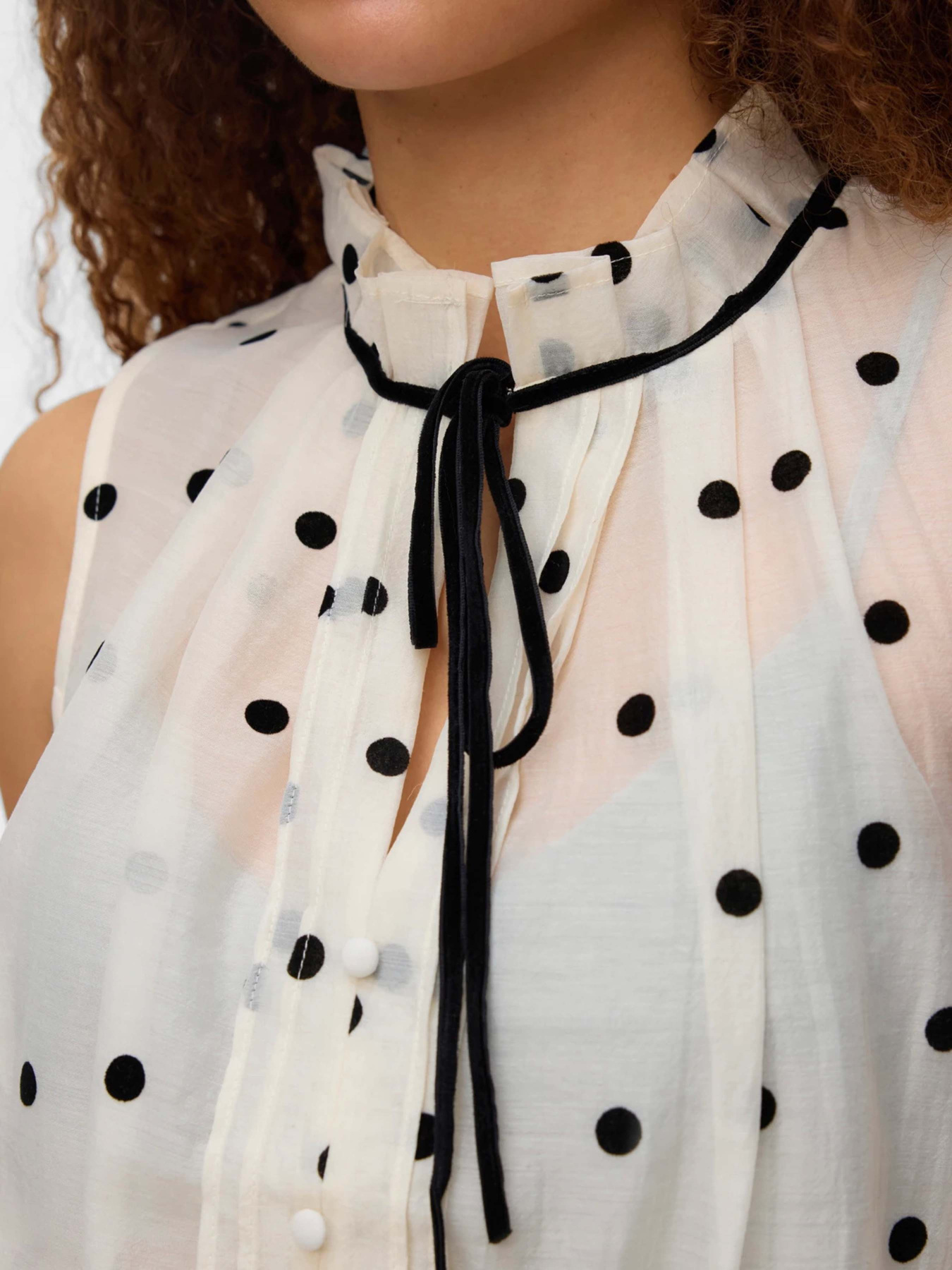 Блуза Vero Moda модель 10335405_Snow White DOTS Фото