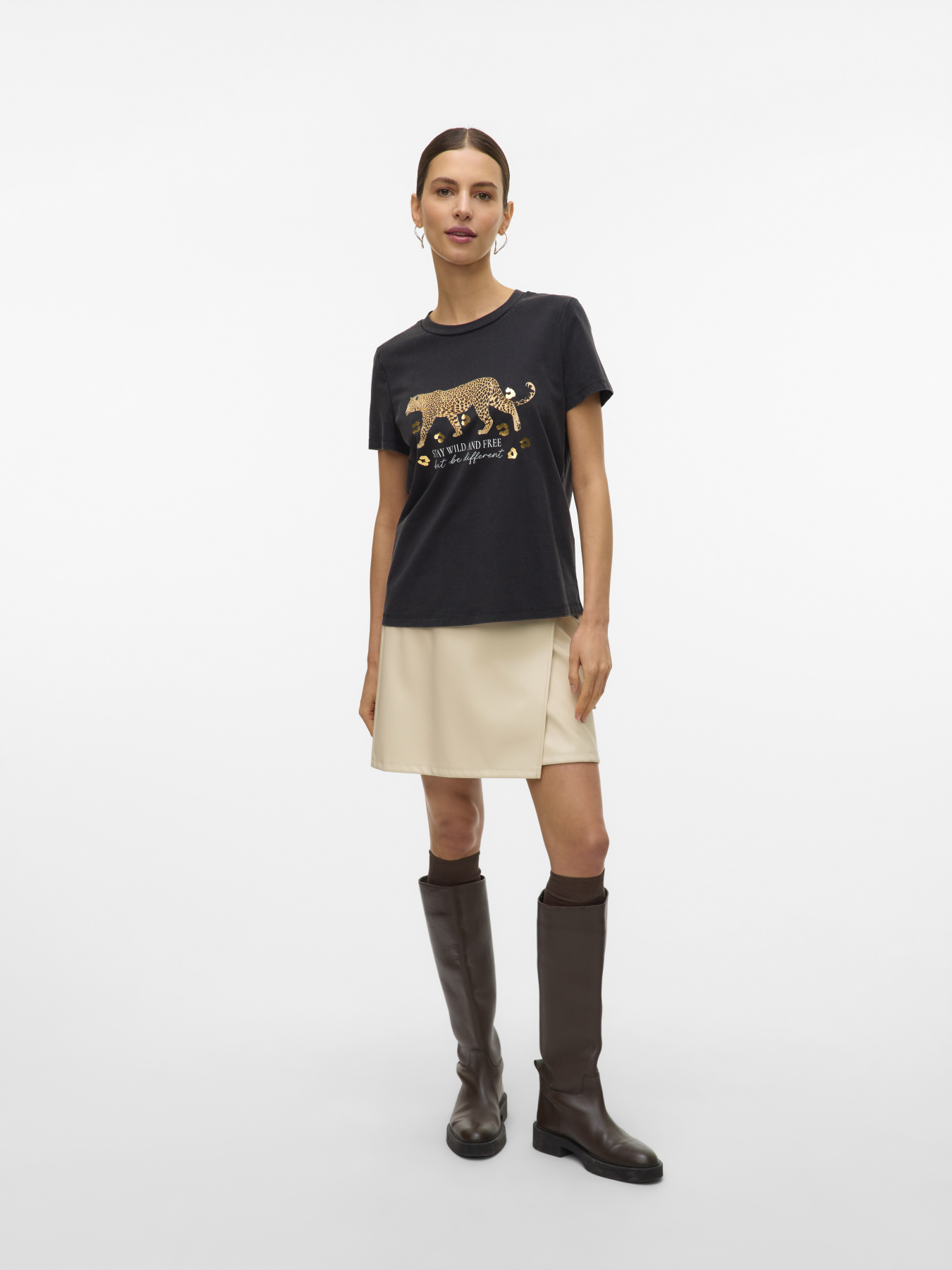 Футболка Vero Moda модель 10332807_Black ACID WASH W. GOLD TI Фото