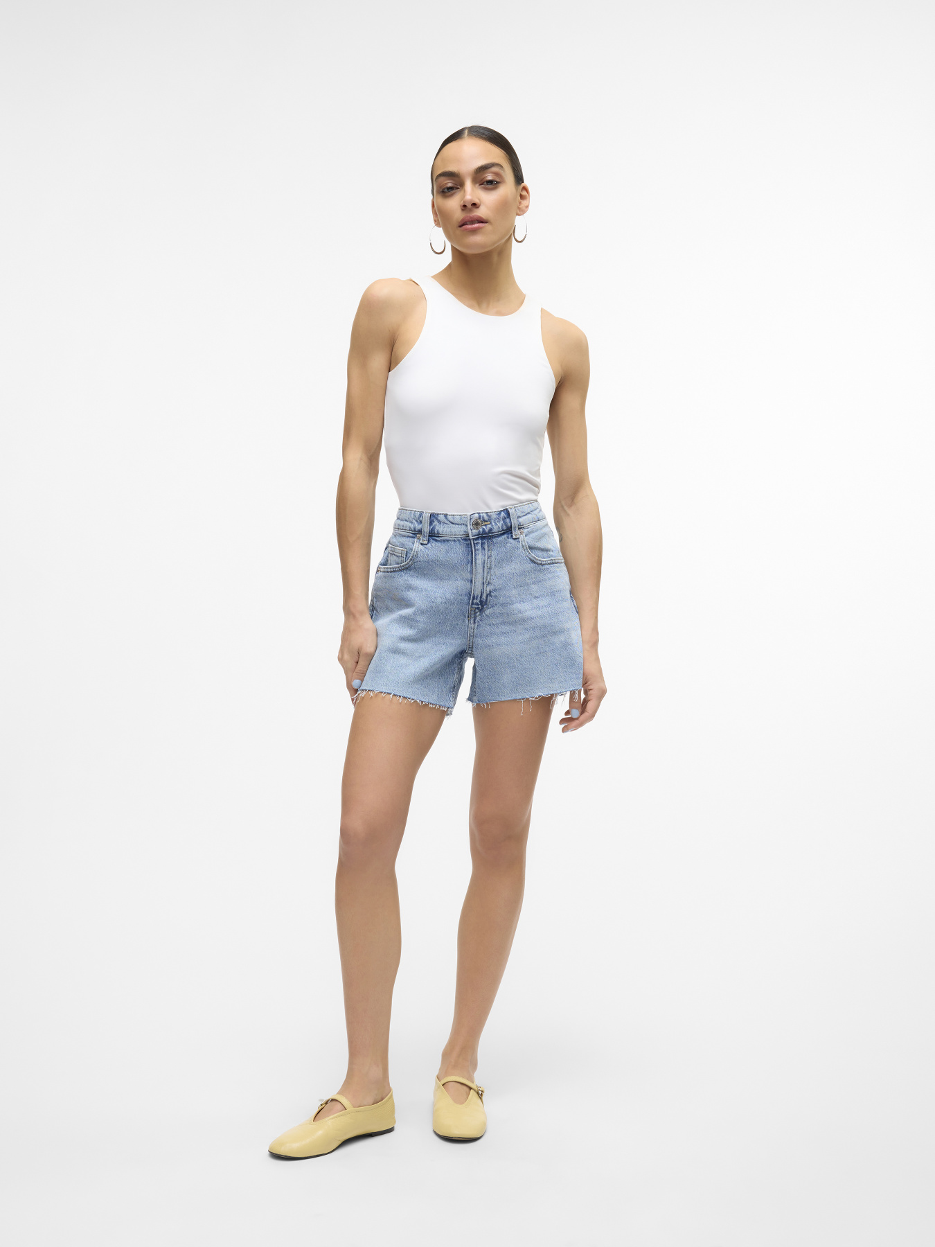 Шорты Vero Moda TESS MR SHORT DNM SHORTS модель 10301532_Light Blue Denim Фото