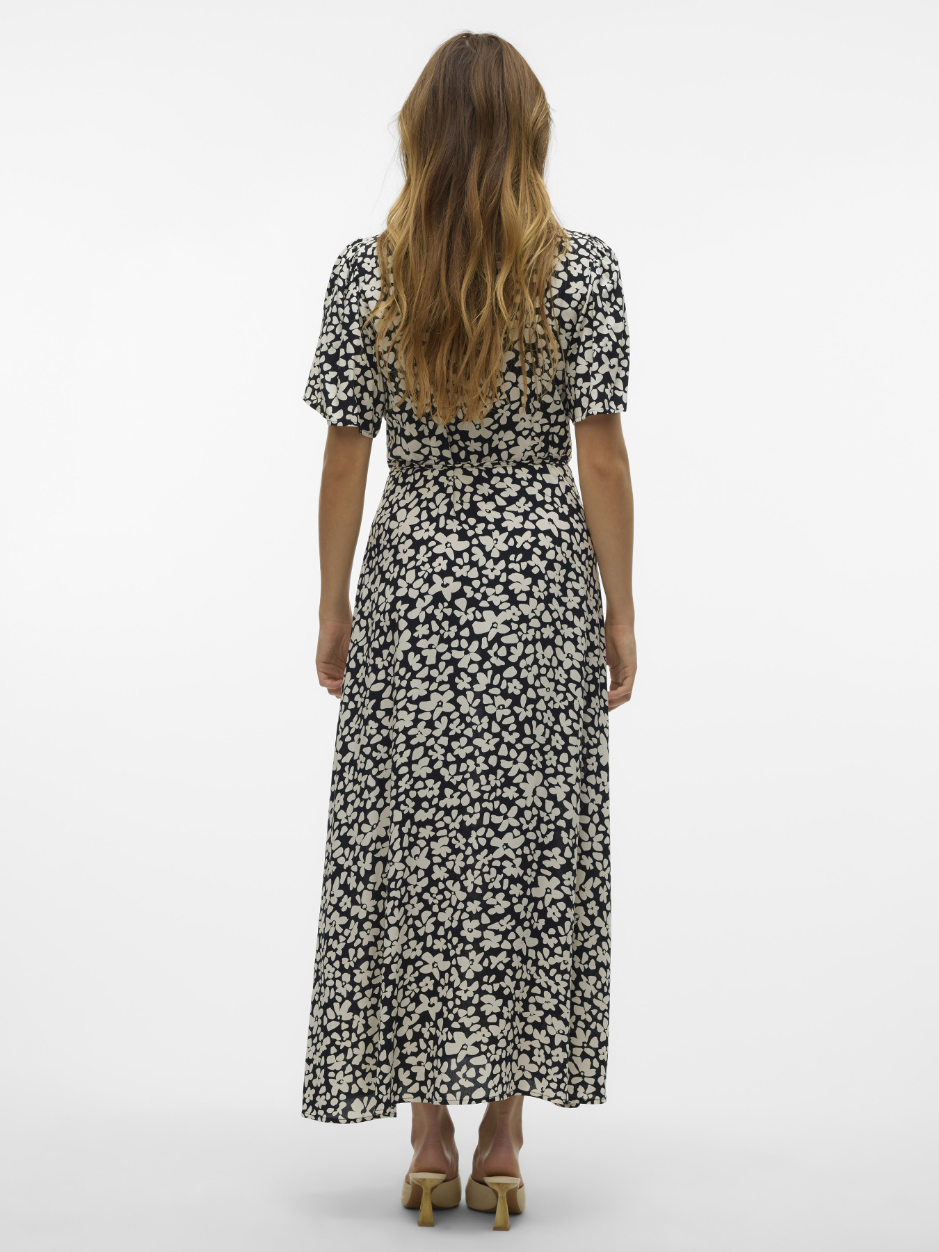 Сукні Vero Moda ALBA SS CALF DRESS модель 10330301_Black Sussie Snow White Фото