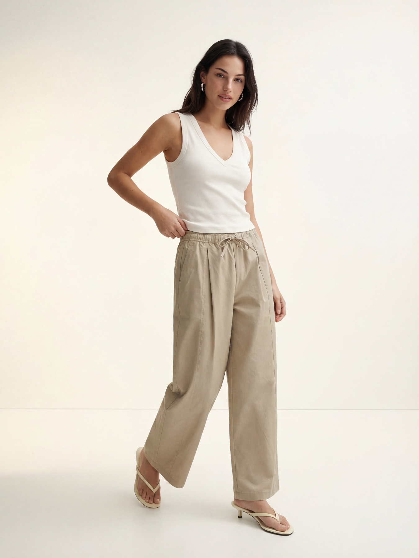 Футболки и поло Vero Moda CHLOE SHORT DEEP V-NECK TOP модель 10342916_Snow White Фото