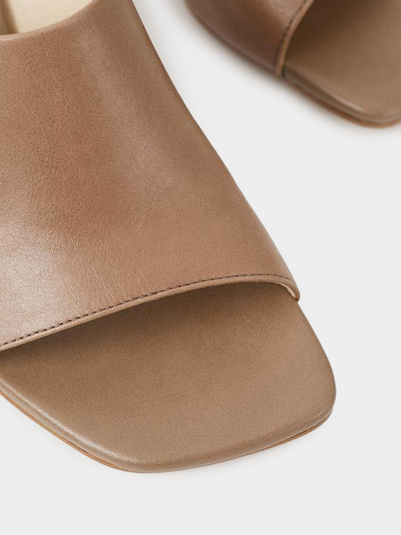 Шлепанцы VAGABOND модель 5112-001-26 Фото