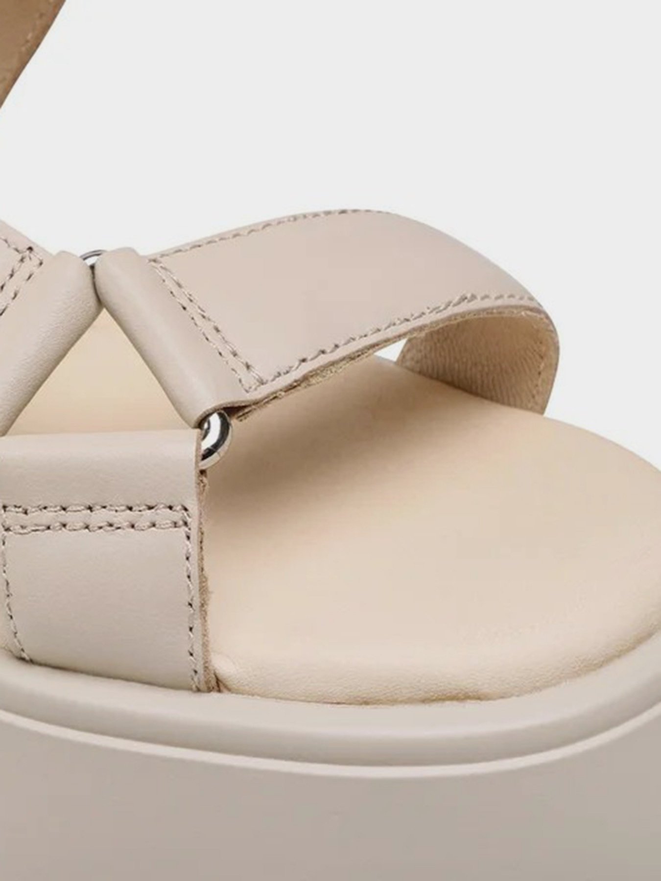 Сандалии VAGABOND модель 5334-401-02 Фото