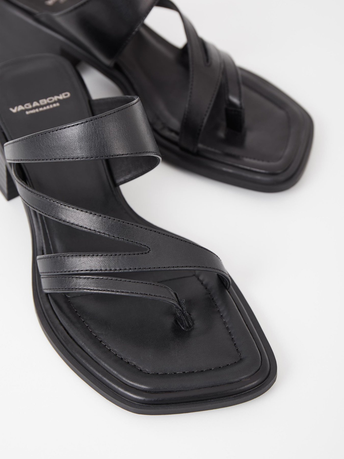 Шлепанцы VAGABOND Ines модель 5311-001-20 Фото