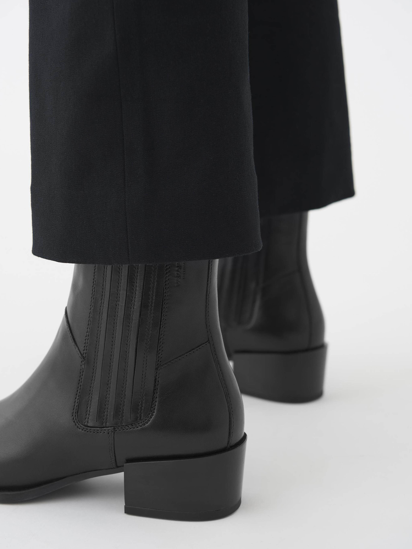 Бoтильоны VAGABOND Marja модель 5613-001-20 Фото