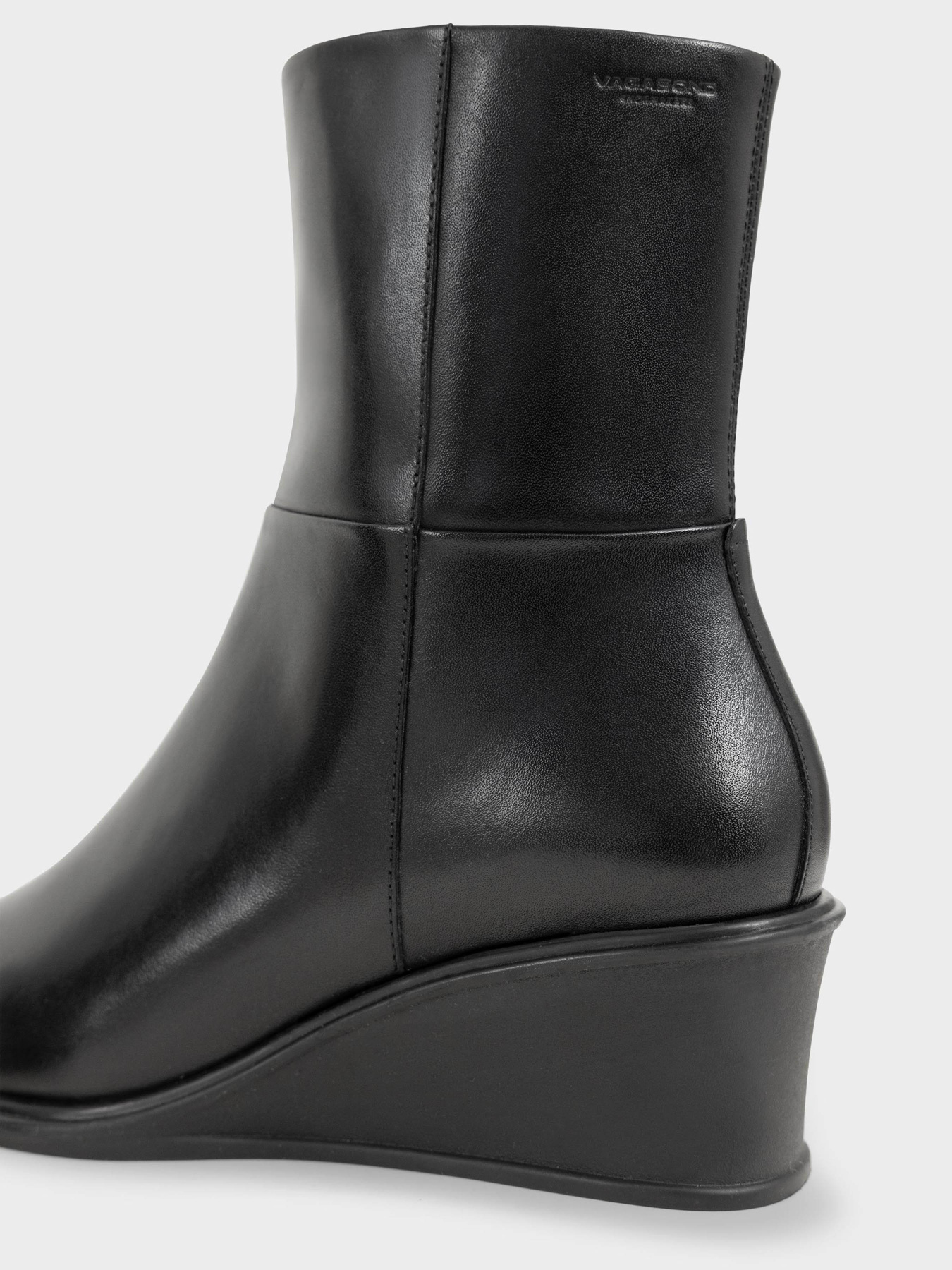 Бoтильоны VAGABOND Aino модель 5829-001-20 Фото