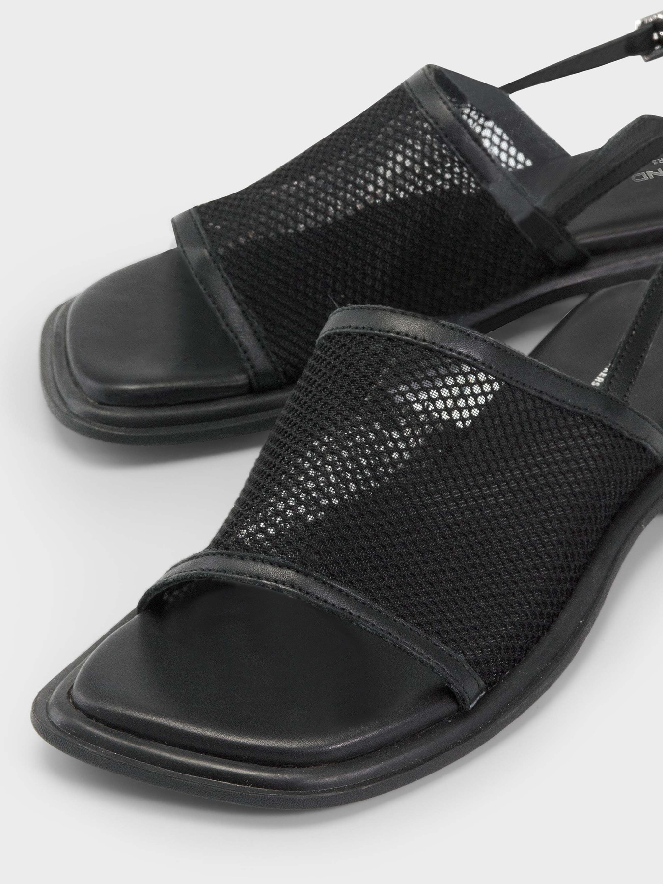 Сандалії VAGABOND Izzy модель 5913-215-20 Фото