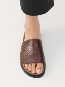 Шлепанцы VAGABOND Effie модель 5922-125-35 Фото