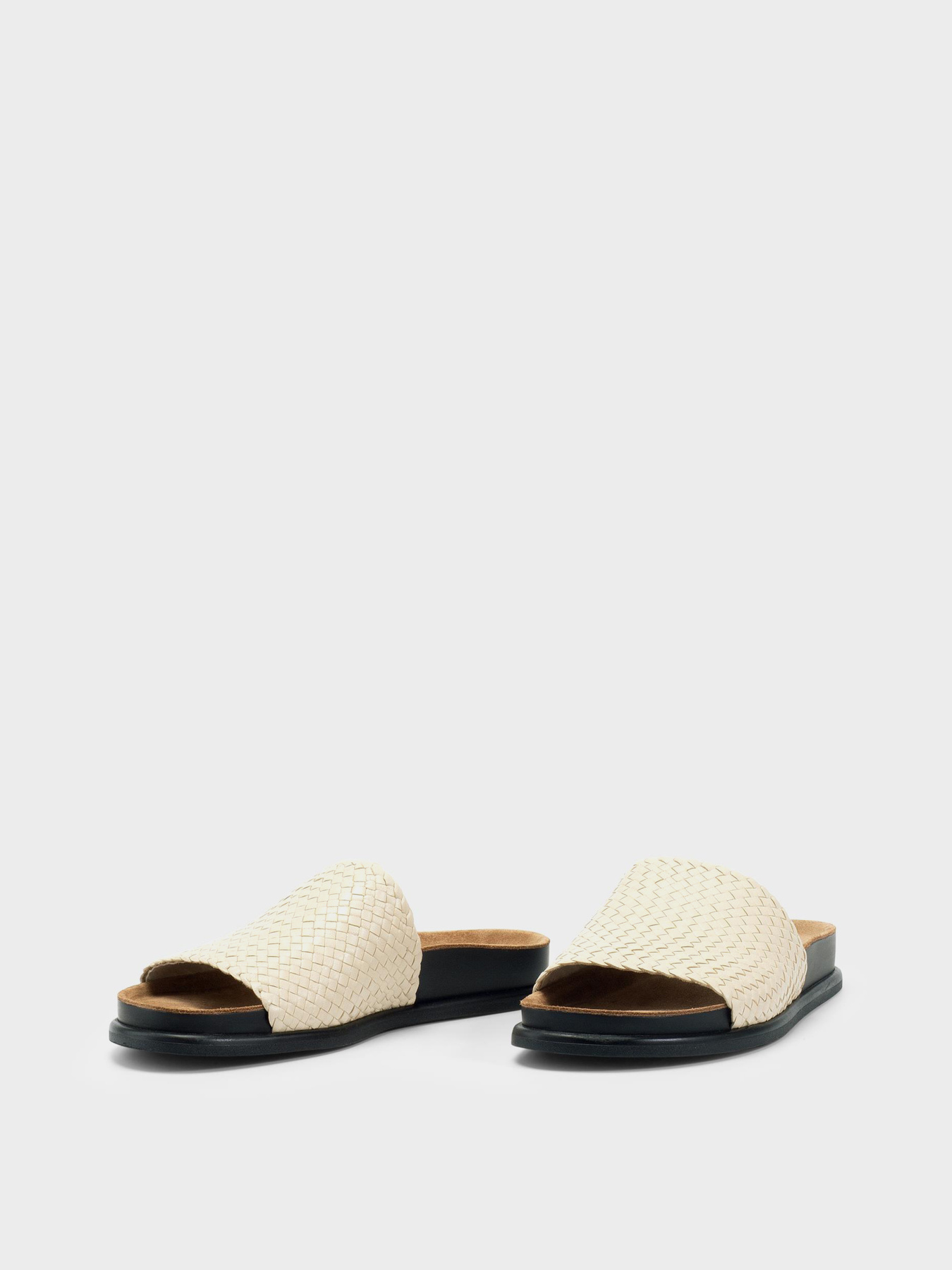 Шлепанцы VAGABOND Effie модель 5922-125-37 Фото