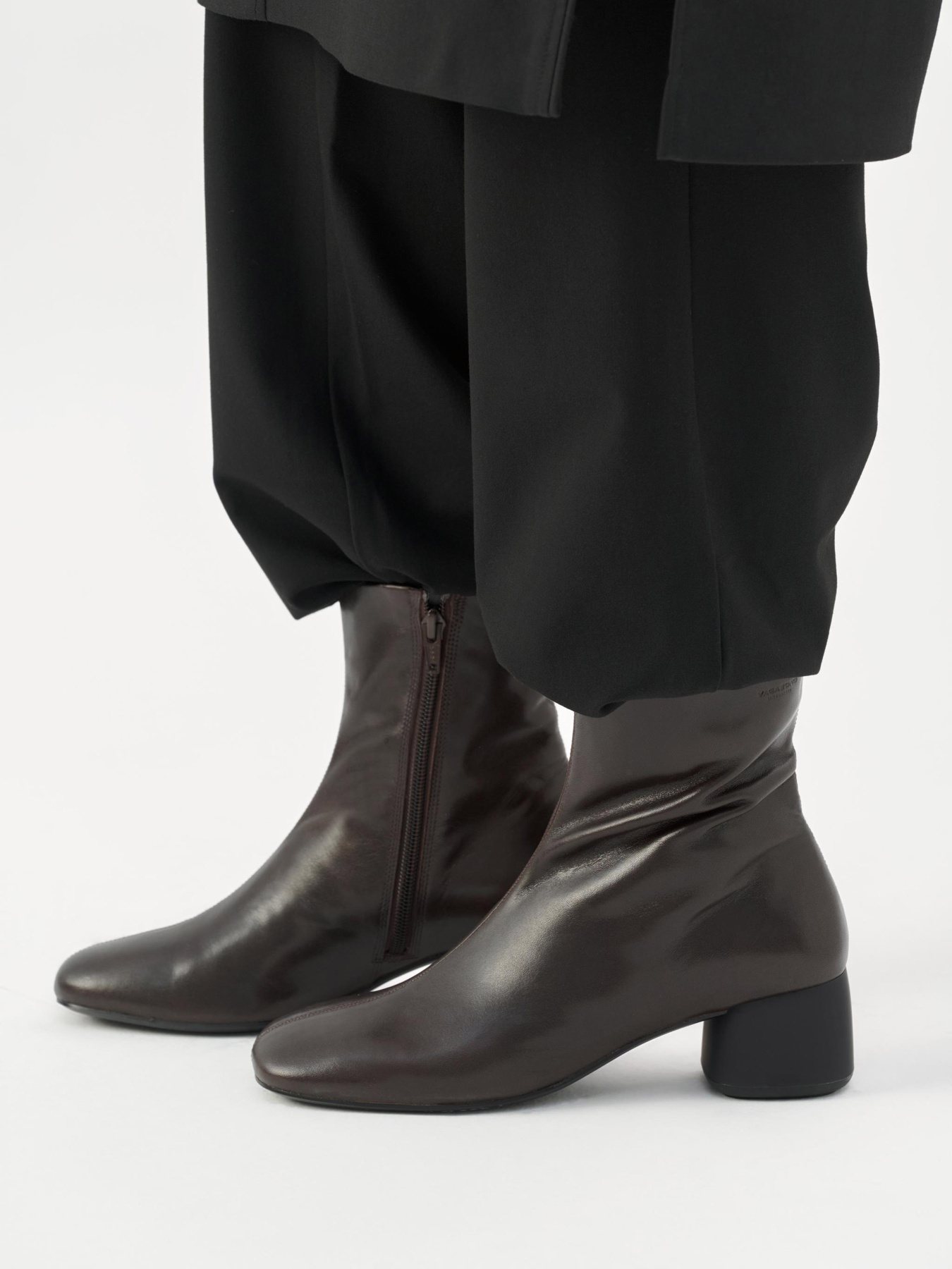 Бoтильоны VAGABOND модель 6056-001-35 Фото