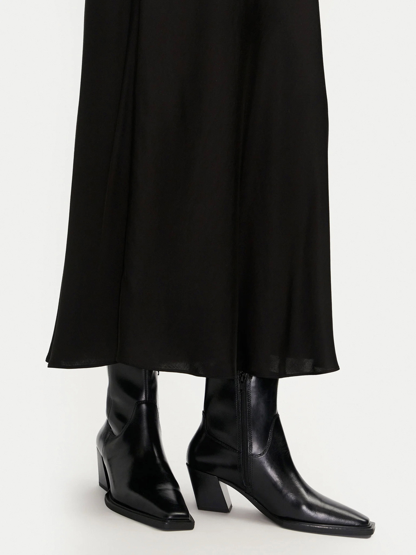 Бoтильоны VAGABOND модель 5621-001-20 Фото