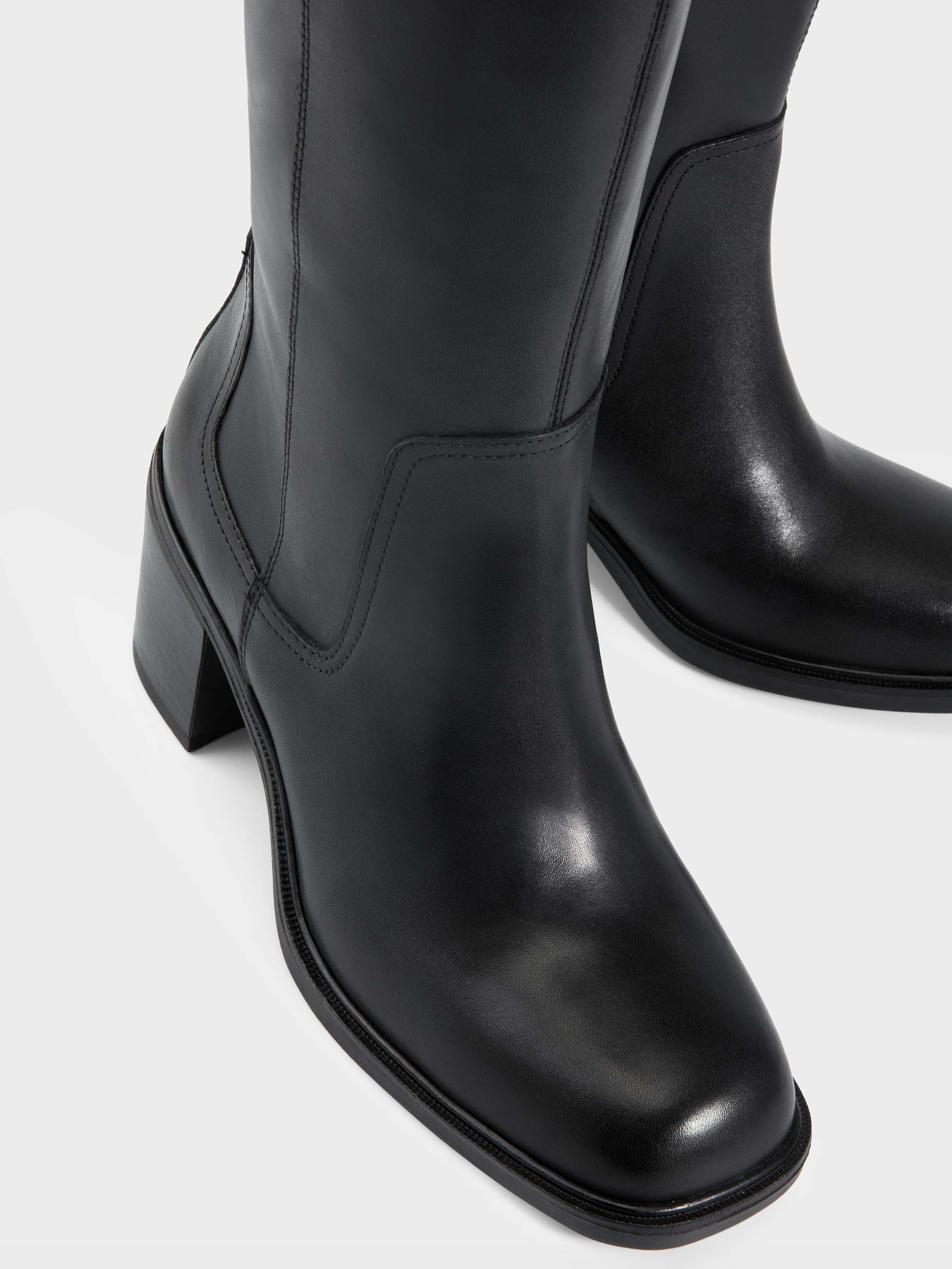 Сапоги VAGABOND модель 6047-001-20 Фото