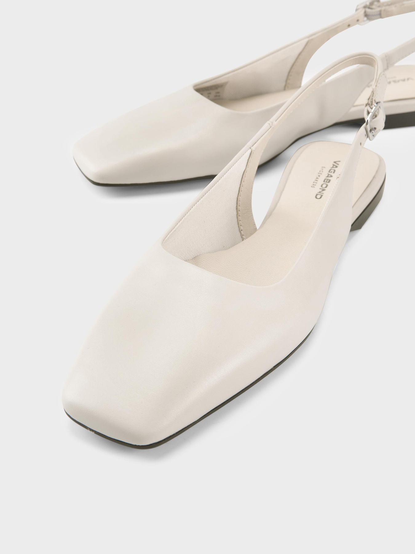 Слингбэки VAGABOND DELIA модель 5907-201-02 Слингбэки VAGABOND DELIA модель 5907-201-02 Фото