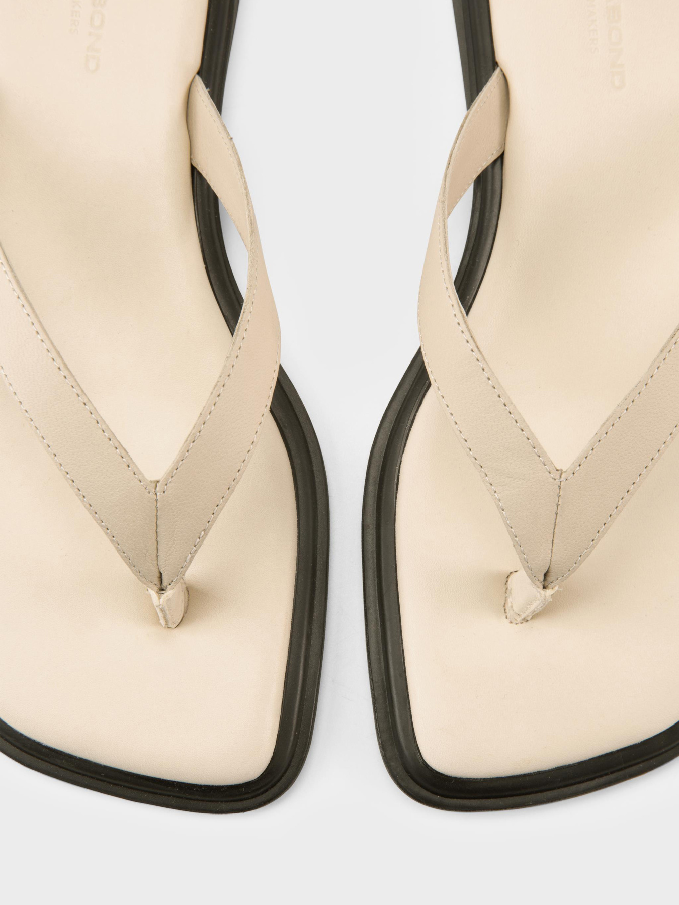 Шлёпанцы VAGABOND IZZY модель 5913-401-02 Фото