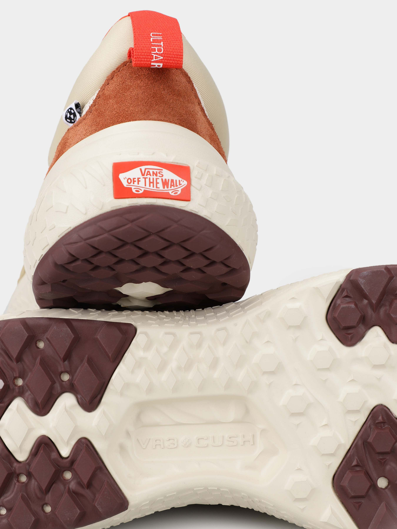 Кросівки повсякденні Vans Neo VR3 модель VN000BCEBGO1 Фото