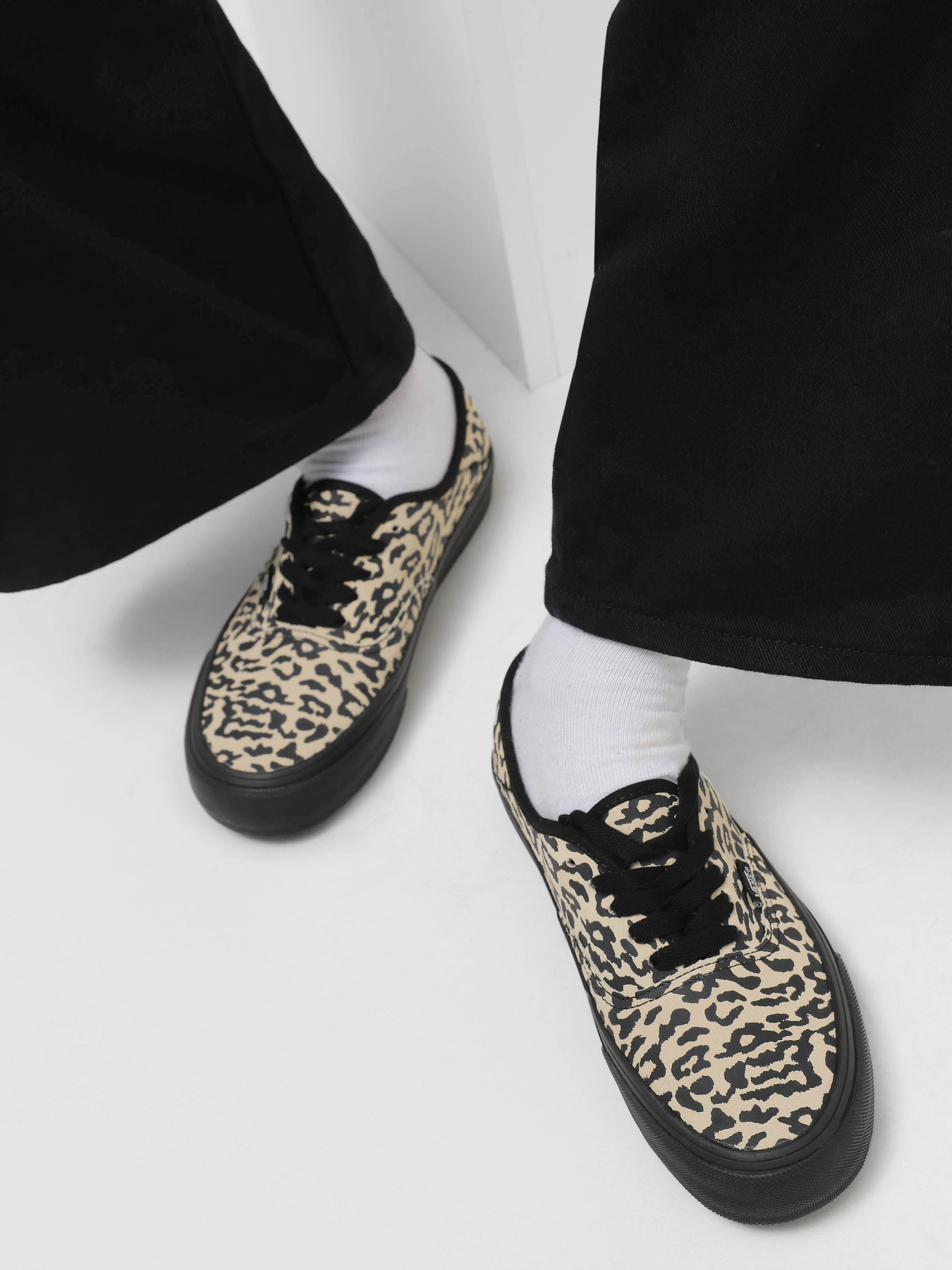 Кеди низькі Vans VR3 SF модель VN0A4BX52QT1 Фото