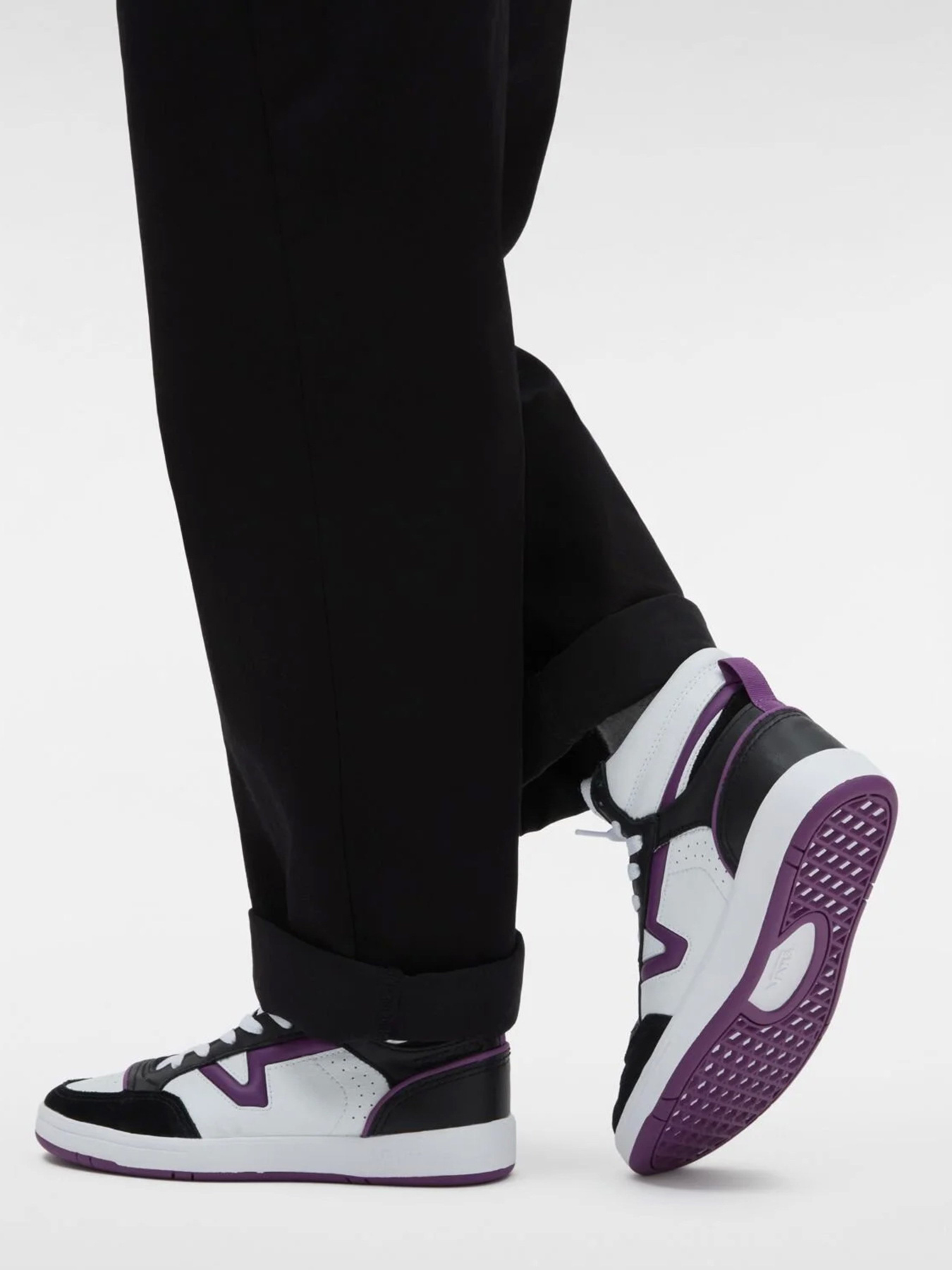 Кеди високі Vans Lowland Mid CC JMP модель VN000CQJLK11 Кеди високі Vans Lowland Mid CC JMP модель VN000CQJLK11 Фото