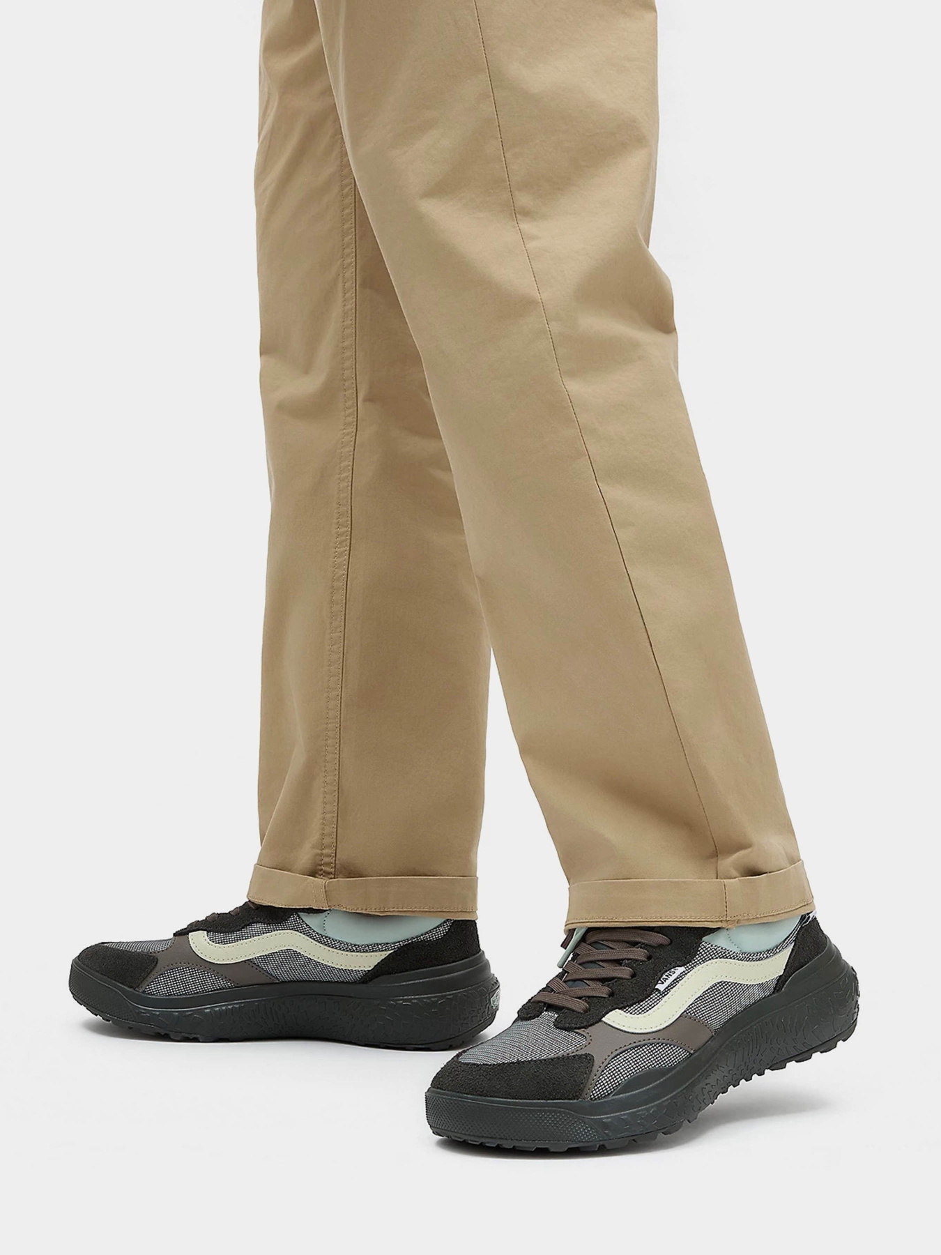 Кросівки Vans UltraRange Neo VR3 модель VN000BCEBHG1 Фото