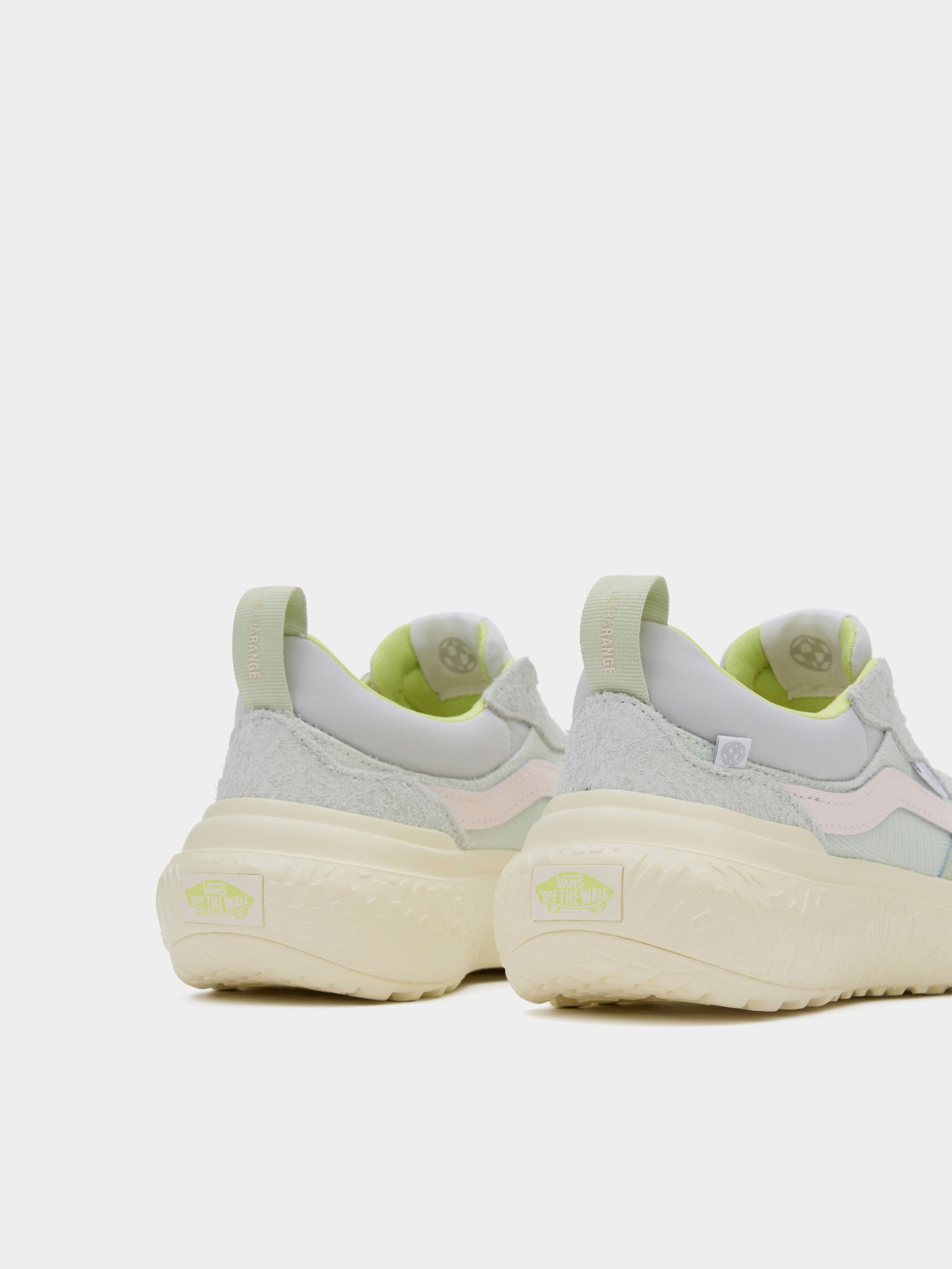 Кросівки Vans UltraRange Neo VR3 Модель VN000BCEBIG1 Фото