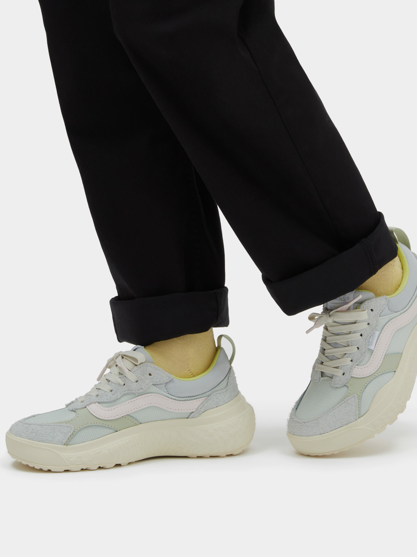 Кросівки Vans UltraRange Neo VR3 Модель VN000BCEBIG1 Фото