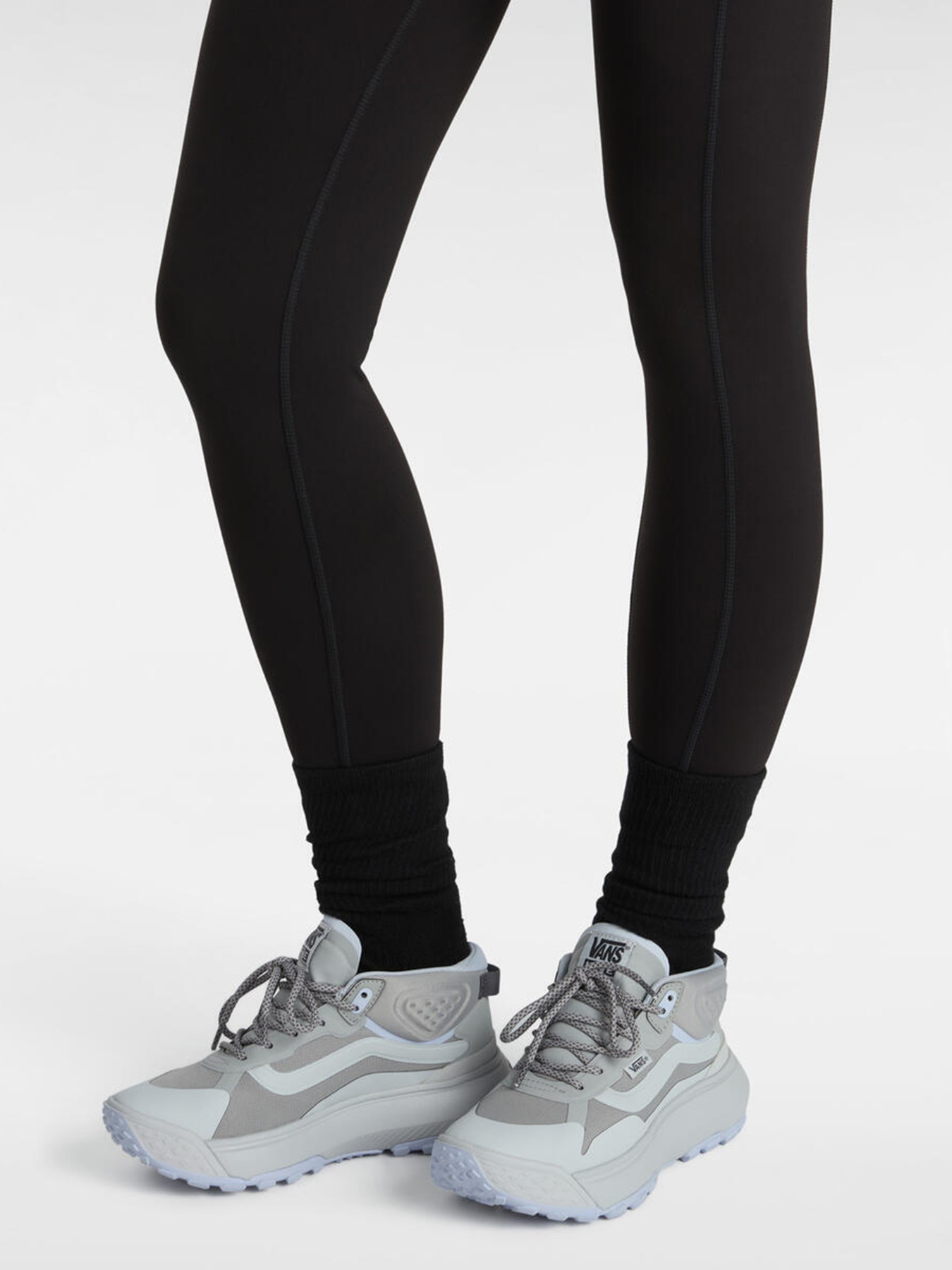 Черевики Vans MTE Crosspath Mid модель VN000CVVKAQ1 Фото