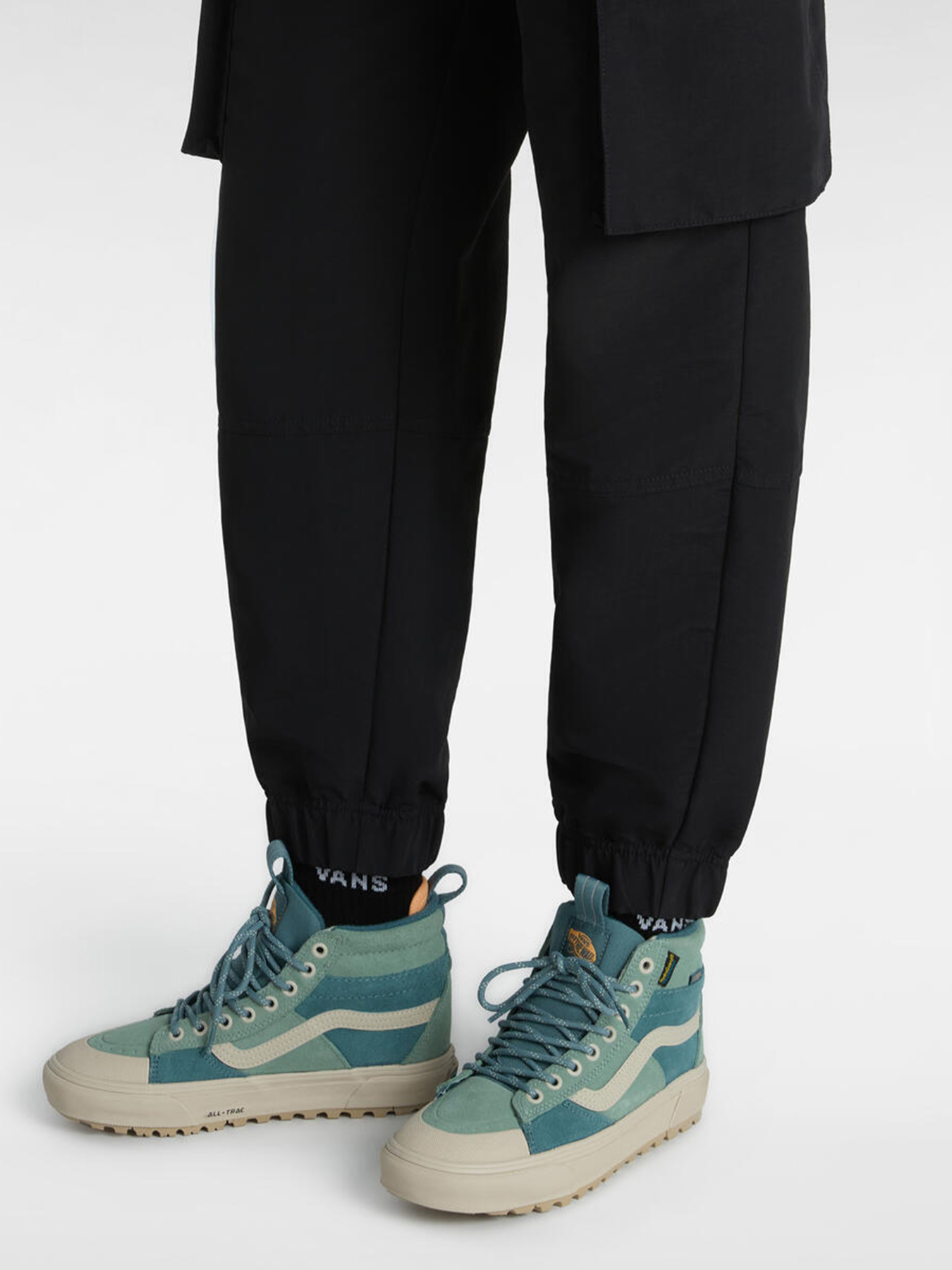 Кеды высокие Vans MTE Sk8-Hi Waterproof модель VN000CVTGRN1 Фото